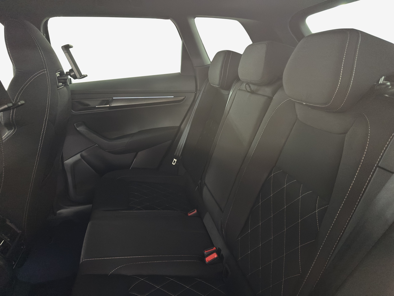 SKODA Karoq 2.0 TSI SportLine 4x4 DSG-image-8