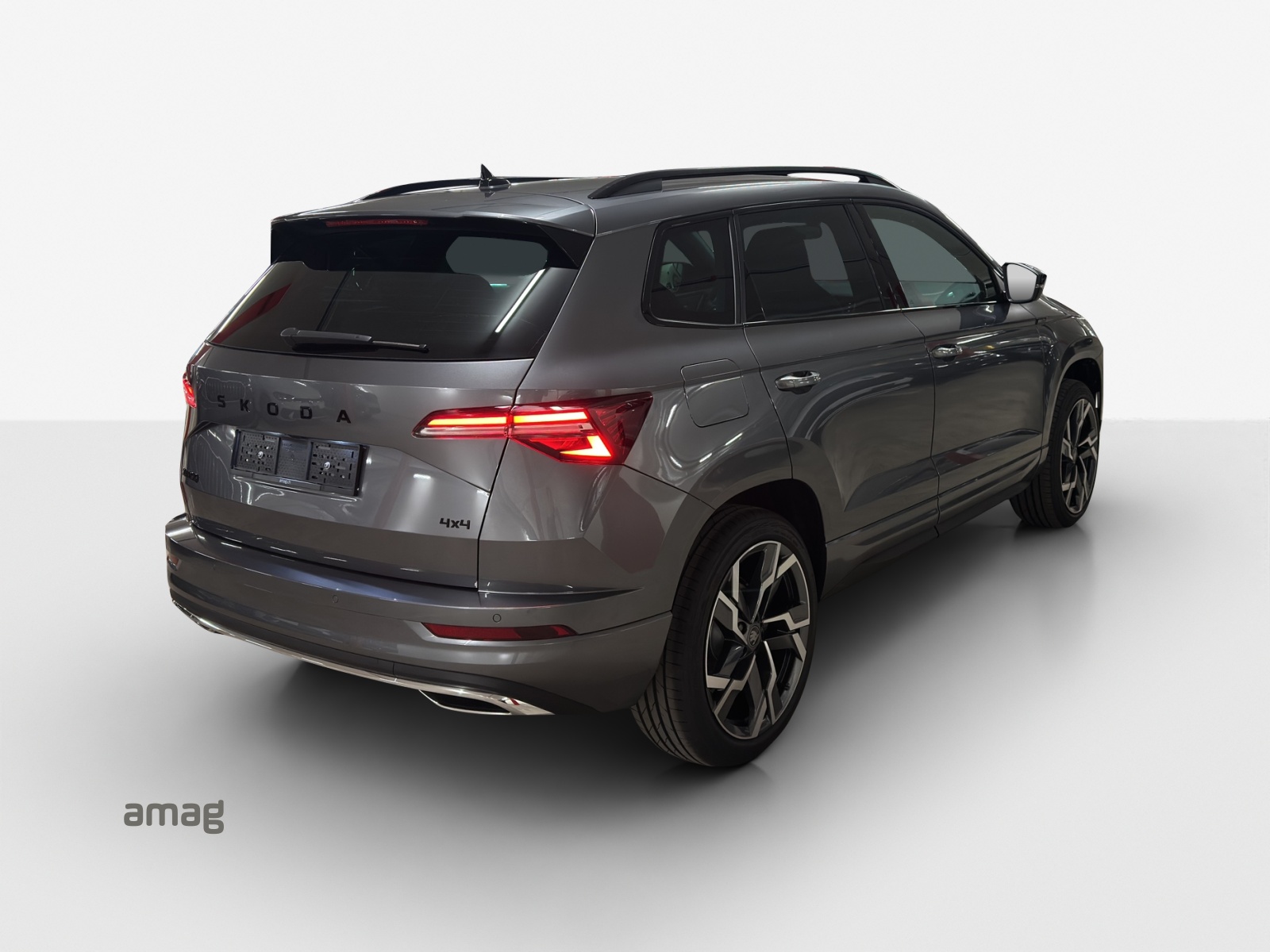 SKODA Karoq 2.0 TSI SportLine 4x4 DSG-image-4