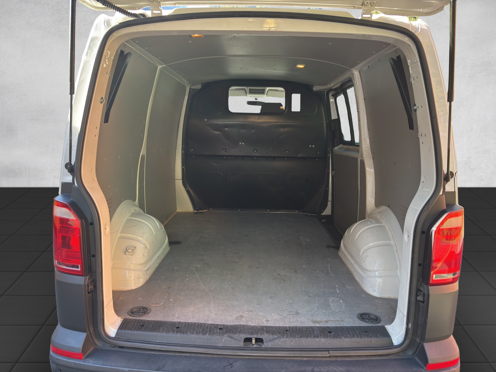 VW T6 2.0 TDI 4Motion DSG-image-9