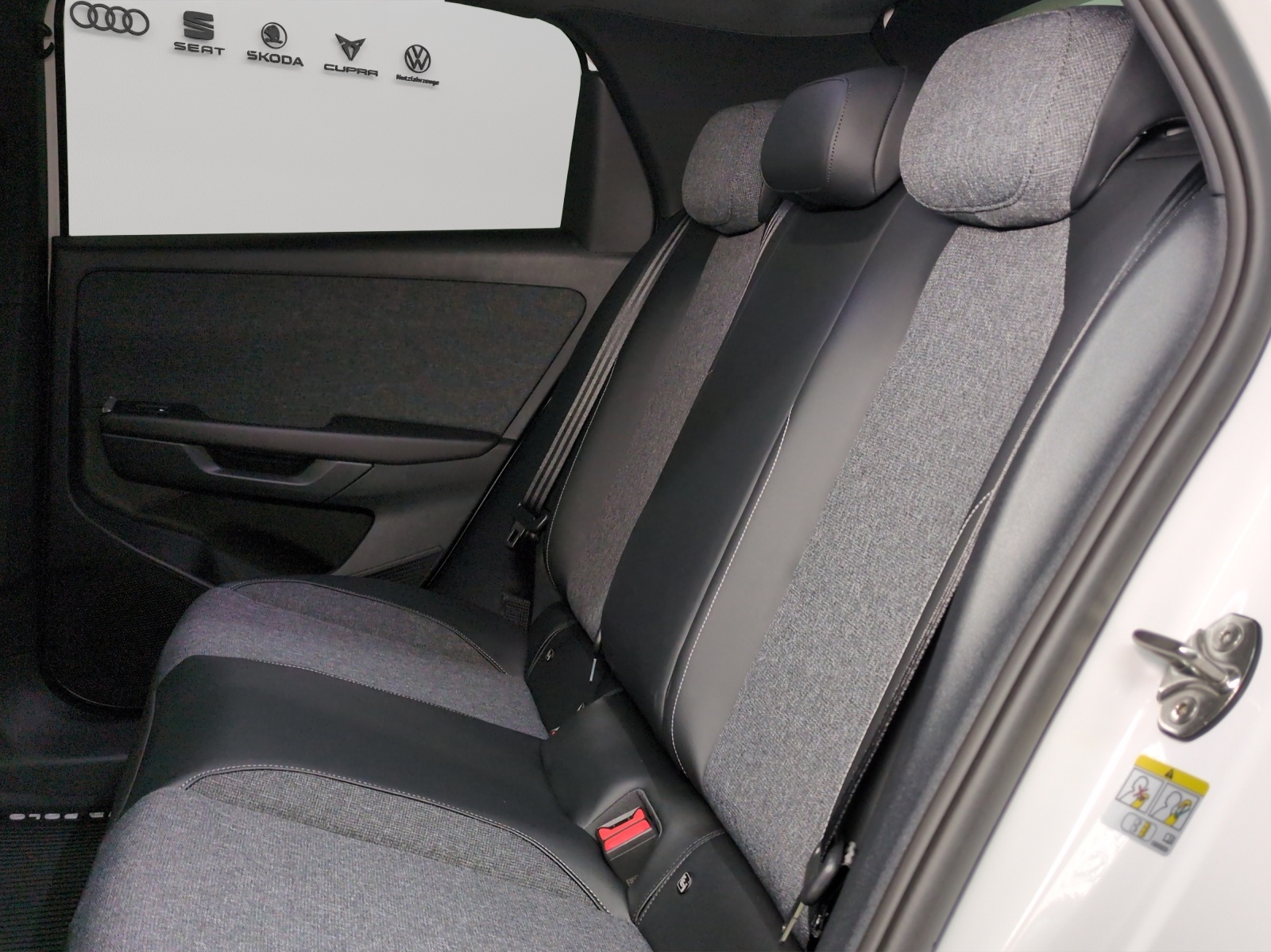 VW ID.Polo 52 kWh Style Edition One Plus-image-8