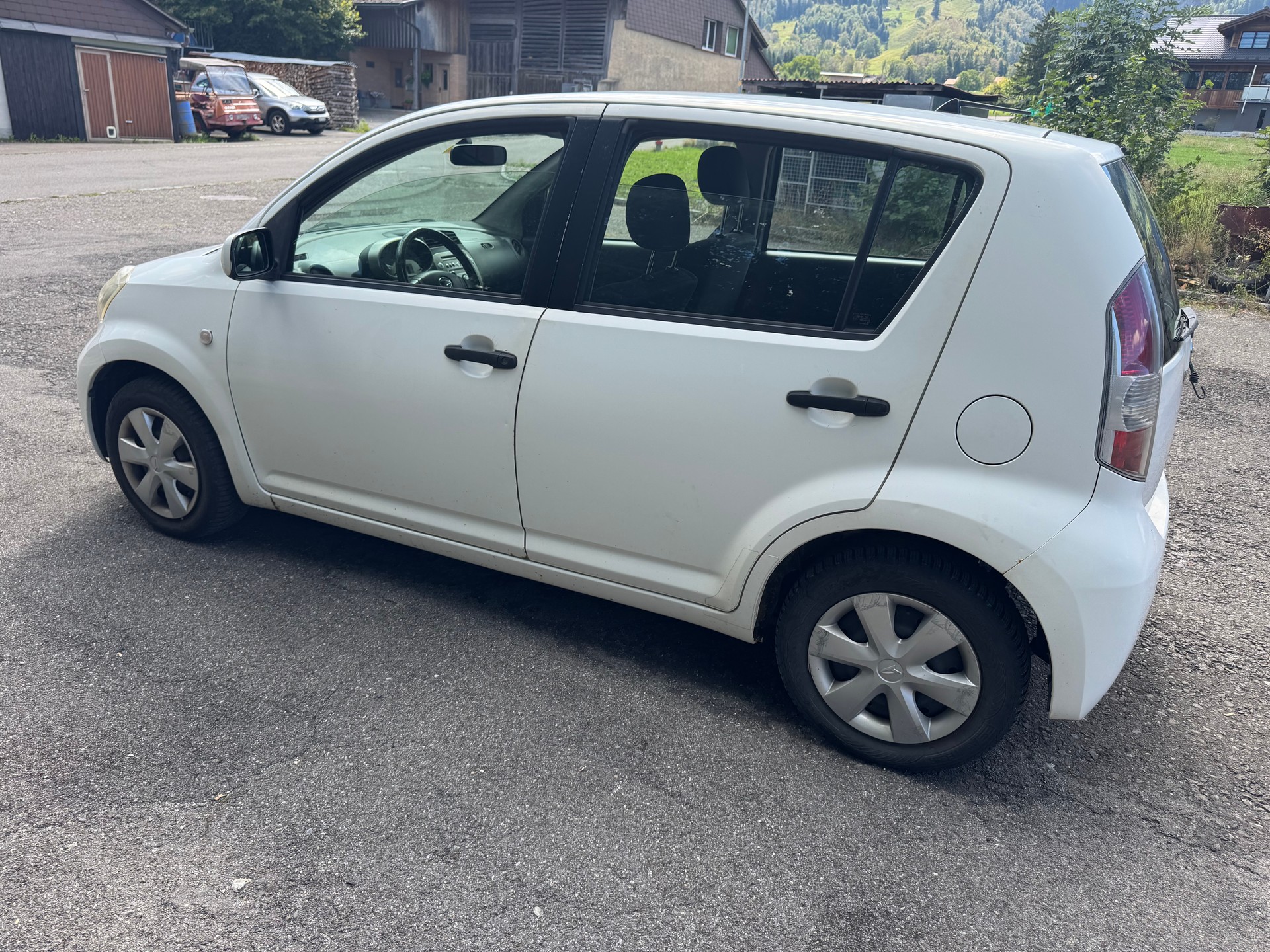 DAIHATSU Sirion 1.3 eco-4WD-image-1