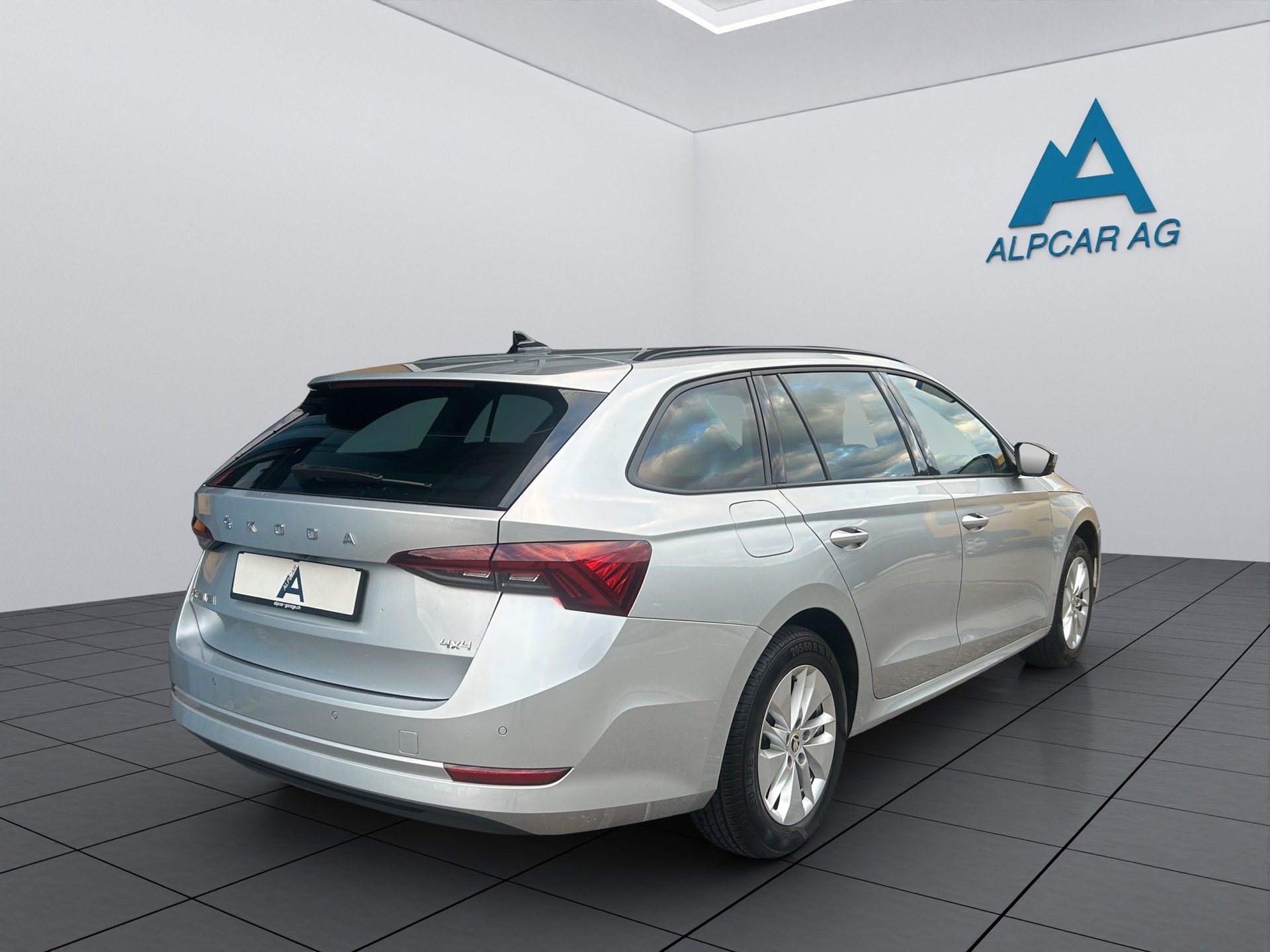 SKODA Octavia Combi 2.0 TDI DSG Ambition 4x4-image-6