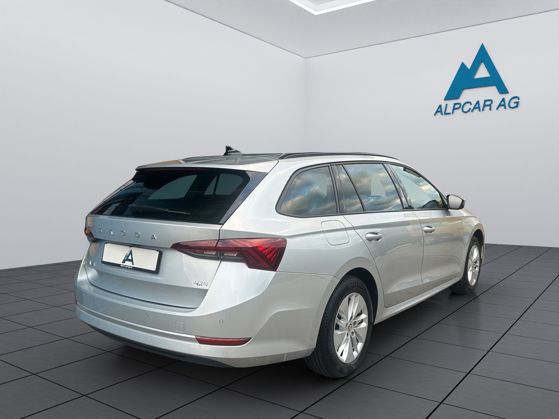 SKODA Octavia Combi 2.0 TDI DSG Ambition 4x4-image-6