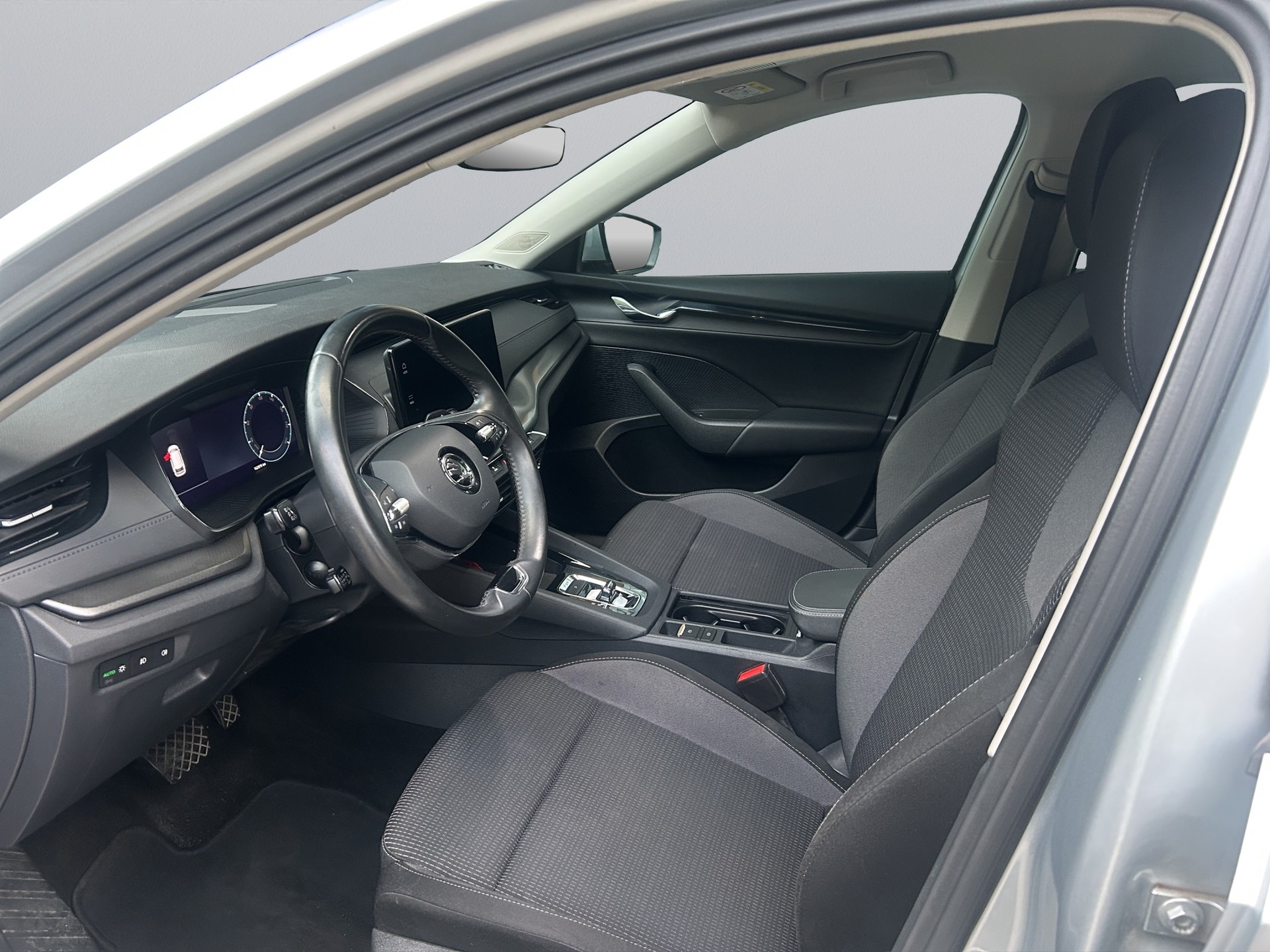 SKODA Octavia Combi 2.0 TDI DSG Ambition 4x4-image-9