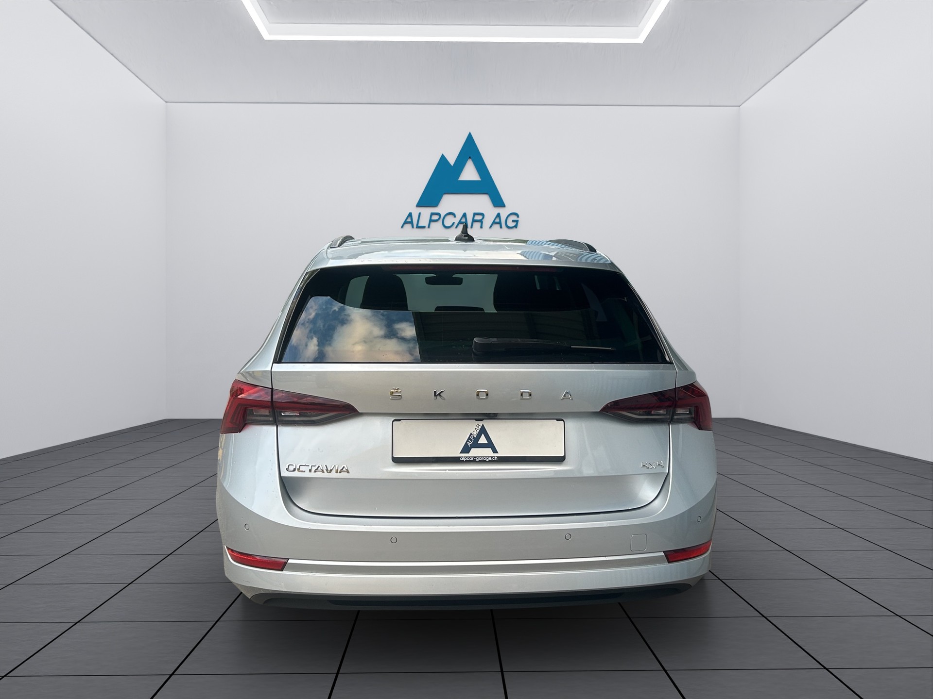 SKODA Octavia Combi 2.0 TDI DSG Ambition 4x4-image-5
