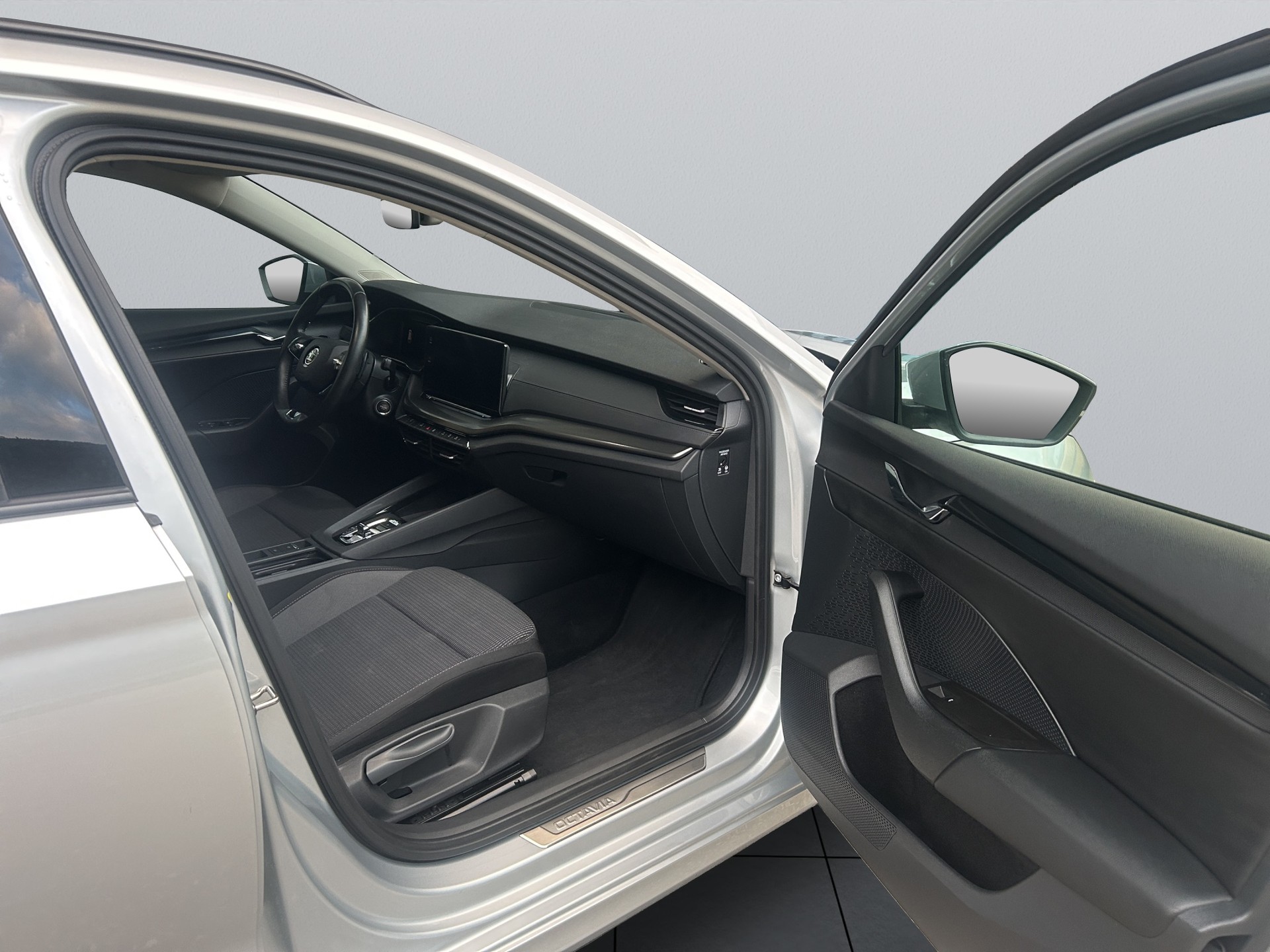 SKODA Octavia Combi 2.0 TDI DSG Ambition 4x4-image-13