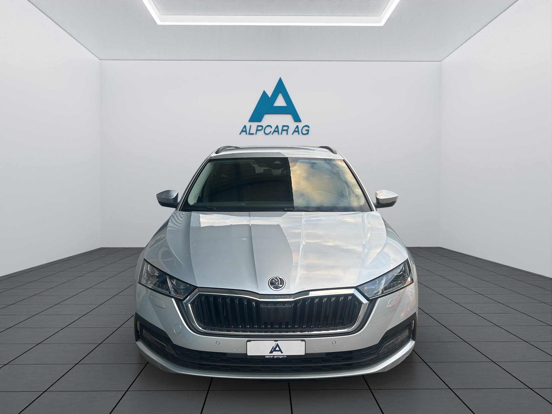 SKODA Octavia Combi 2.0 TDI DSG Ambition 4x4-image-1