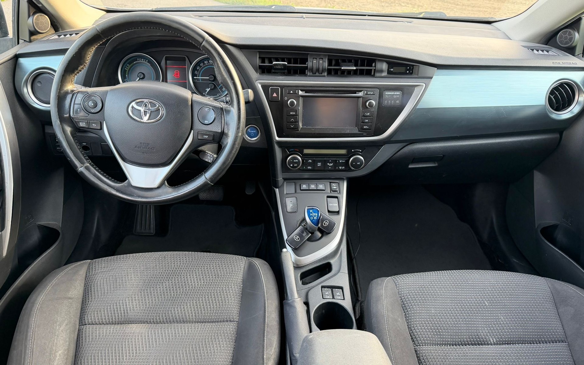 TOYOTA Auris 1.8 16V HSD Linea Sol-image-12