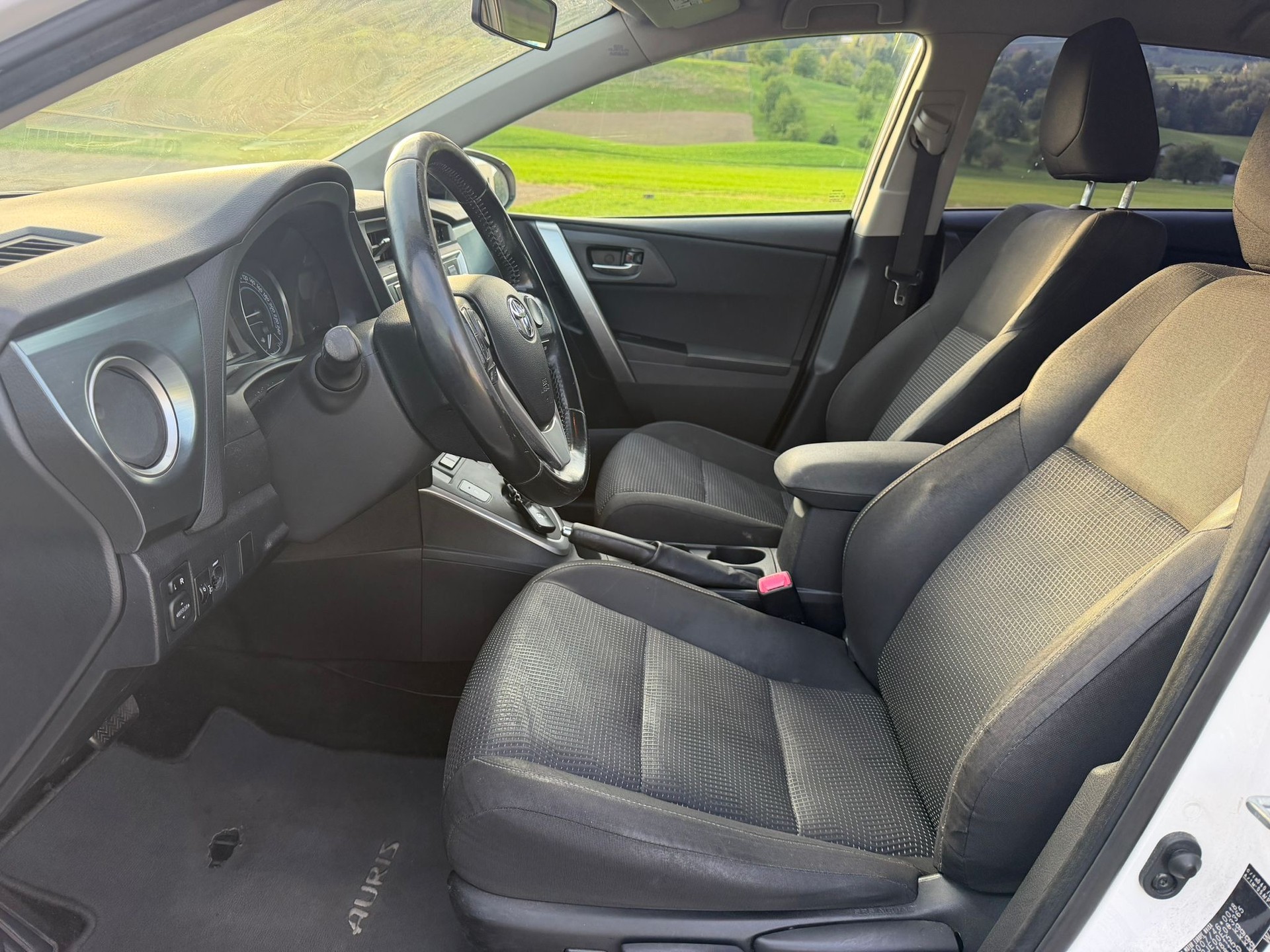 TOYOTA Auris 1.8 16V HSD Linea Sol-image-7