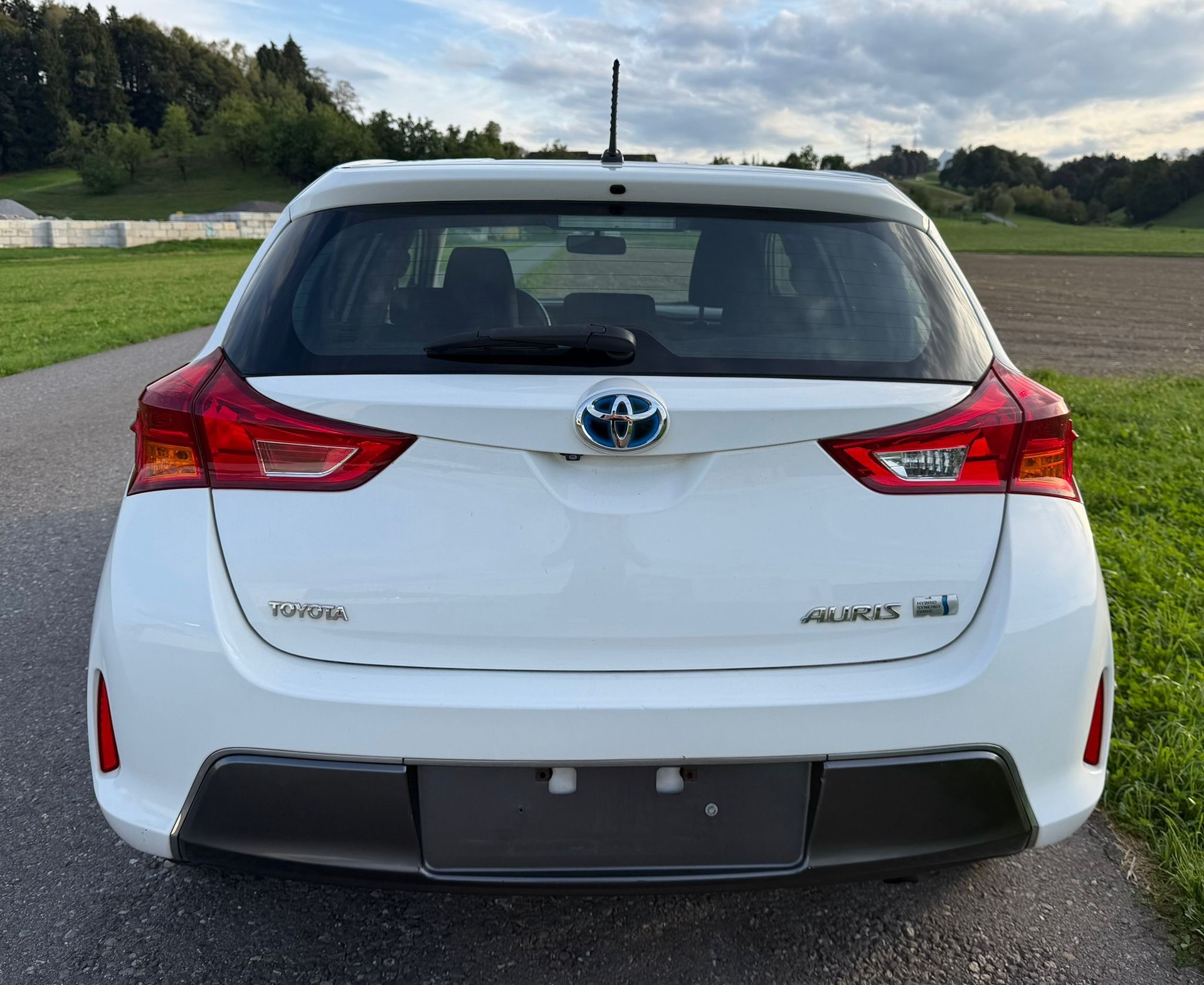 TOYOTA Auris 1.8 16V HSD Linea Sol-image-4