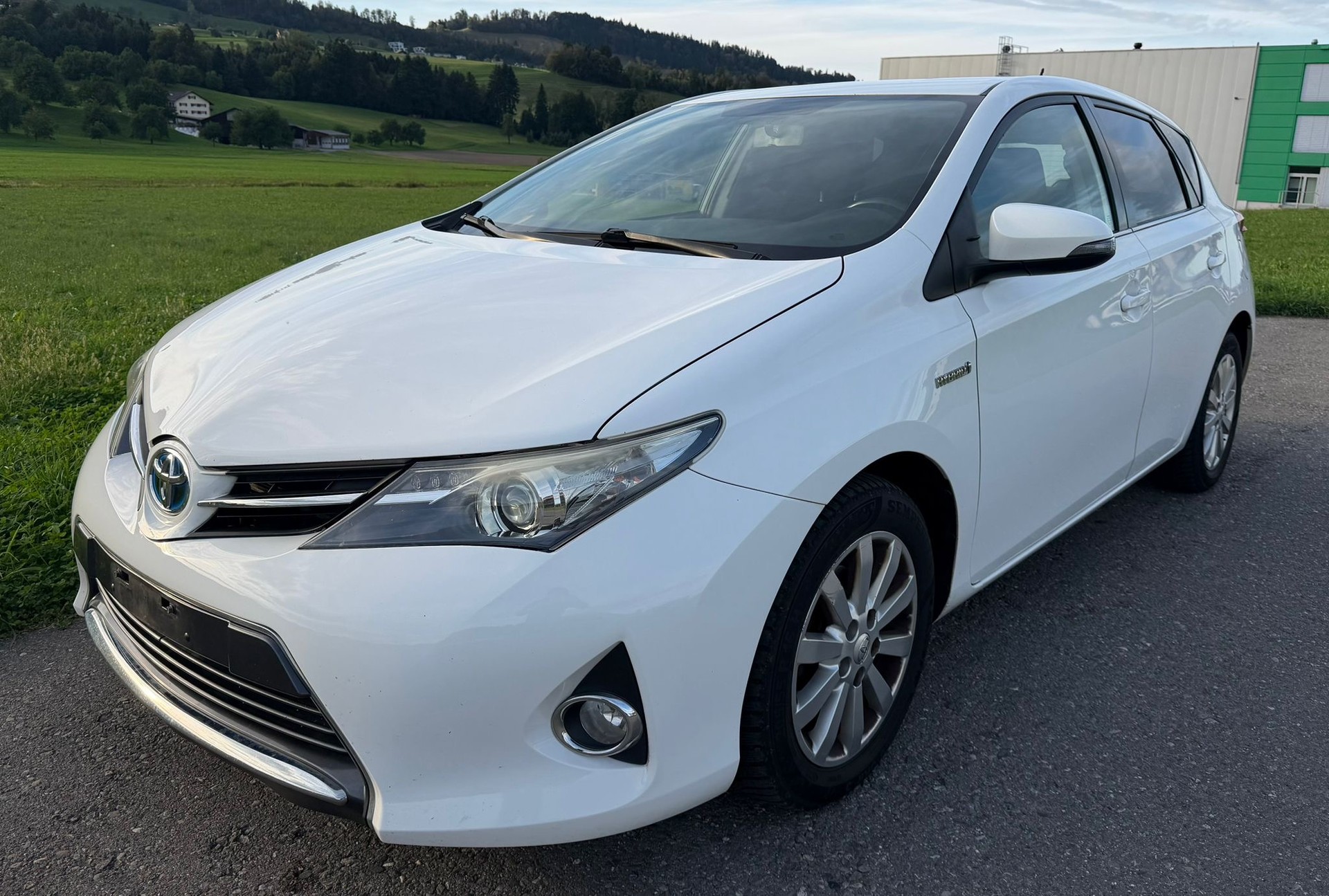 TOYOTA Auris 1.8 16V HSD Linea Sol