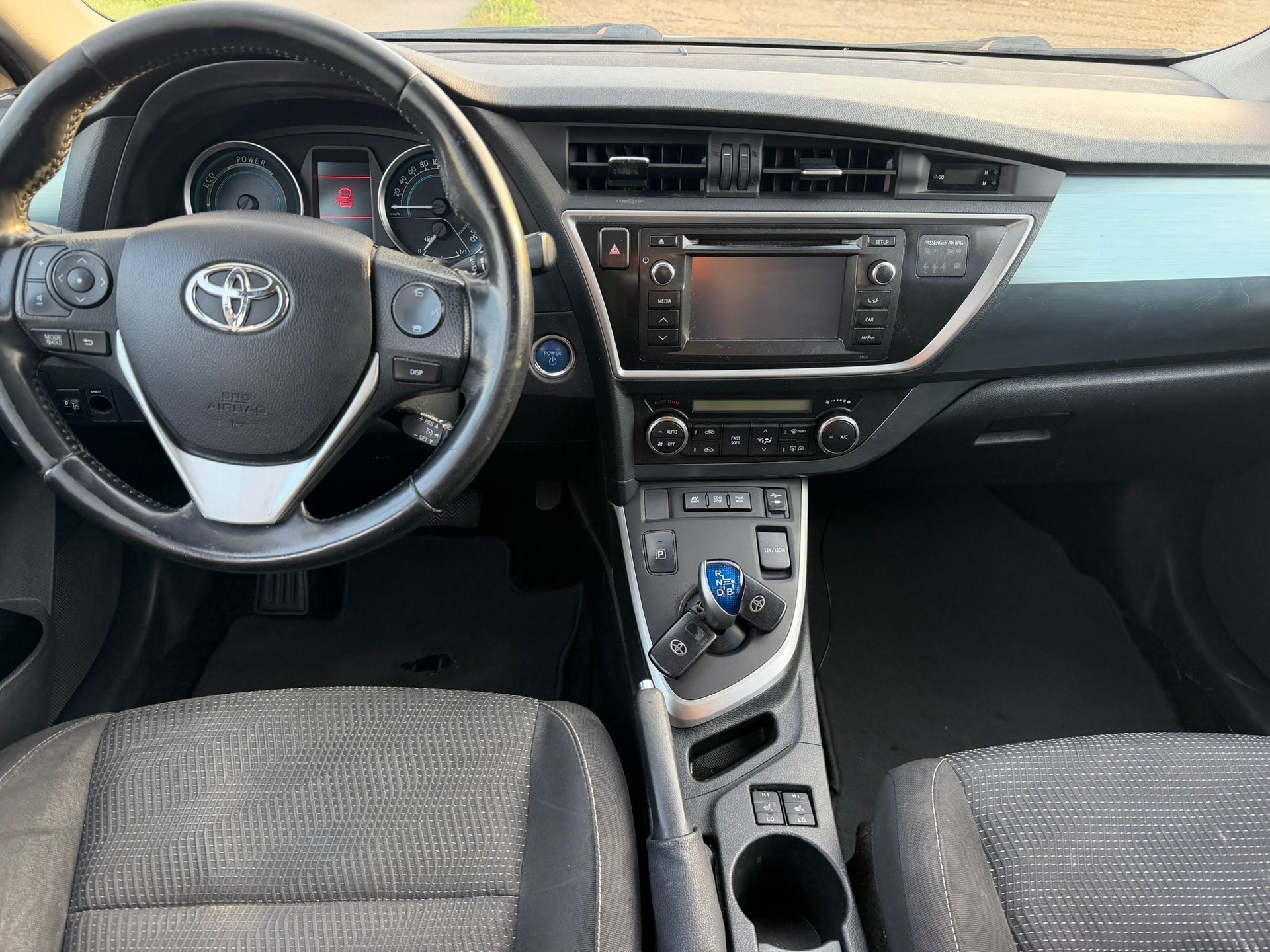 TOYOTA Auris 1.8 16V HSD Linea Sol-image-14