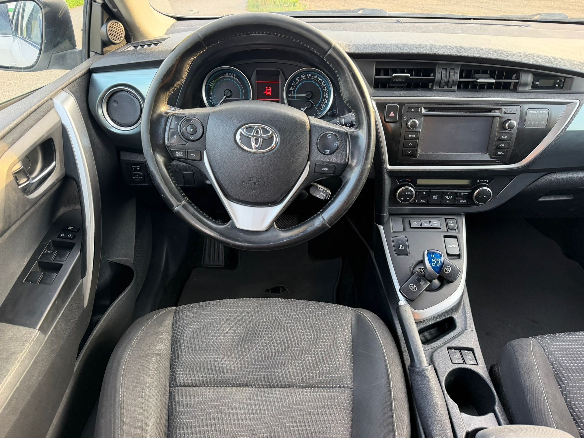 TOYOTA Auris 1.8 16V HSD Linea Sol-image-13