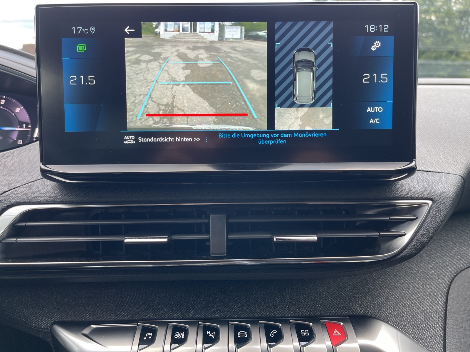PEUGEOT 3008 1.5 BlueHDi Allure Pack EAT8-image-21