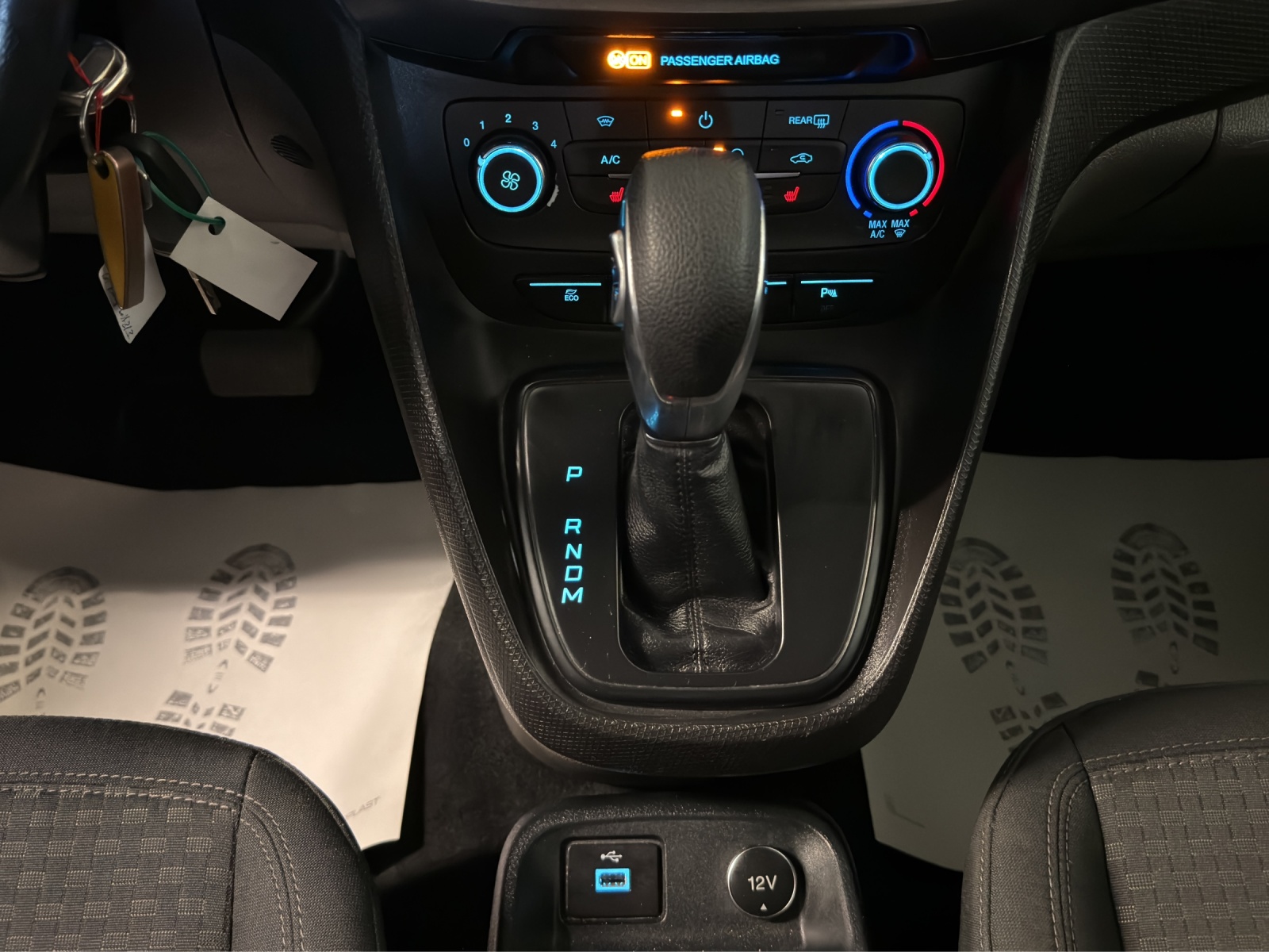 FORD Grand Tourneo Connect 1.5 EcoBlue Trend Automat-image-7