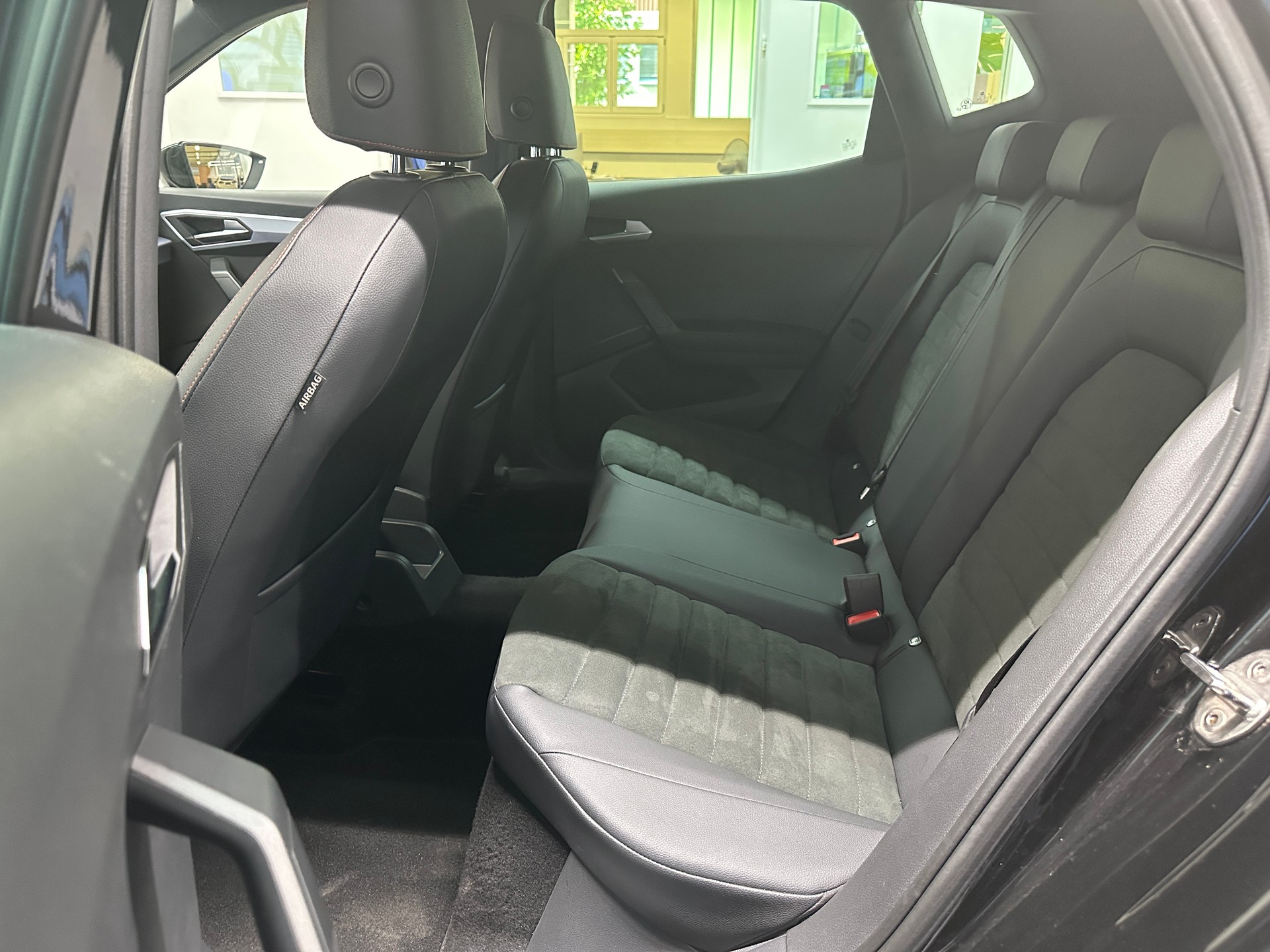 SEAT Arona 1.0 TSI Eco Hola FR DSG-image-8