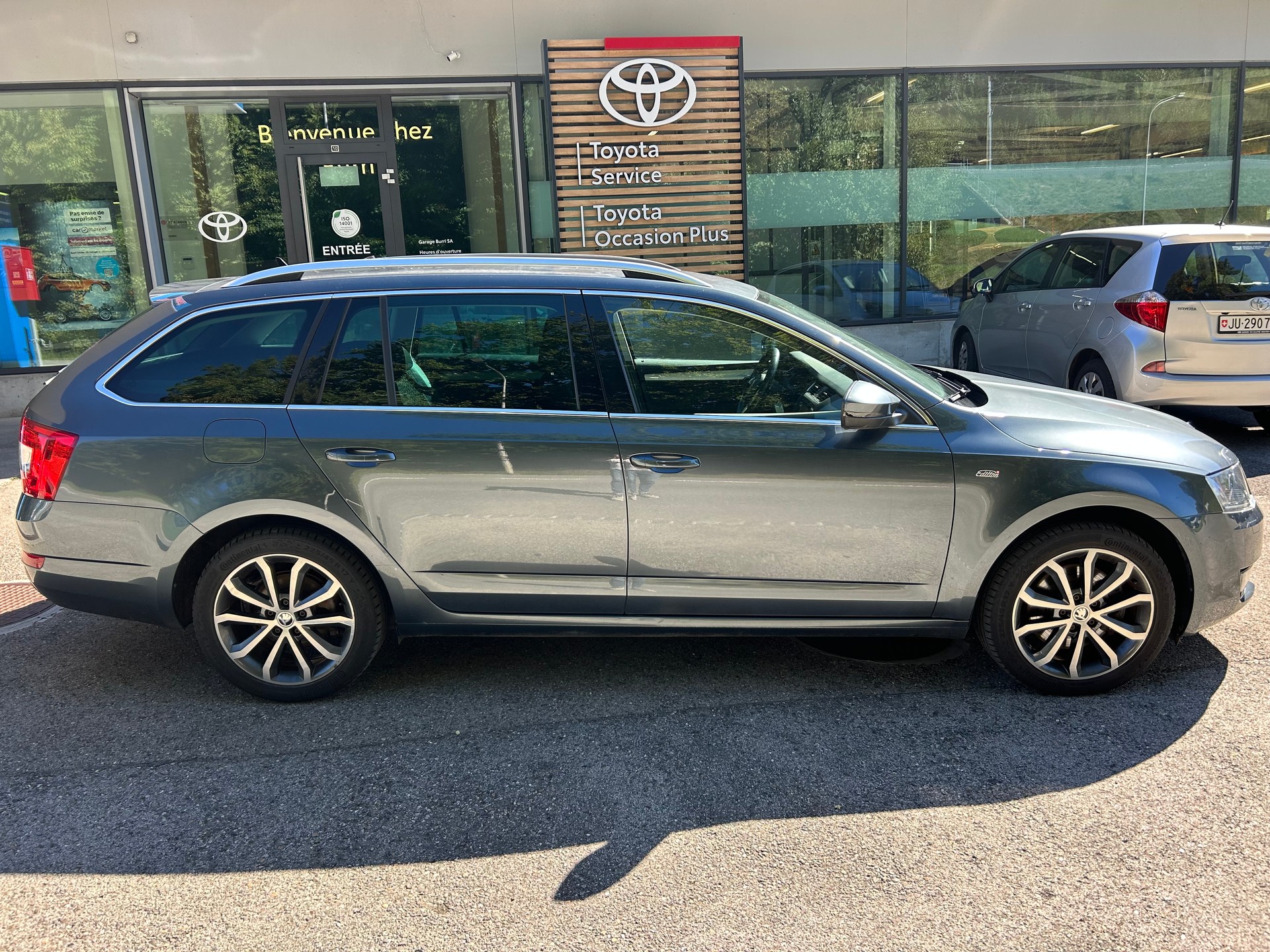 SKODA Octavia Combi 1.8 TSI Swiss Edition 4x4 DSG-image-0