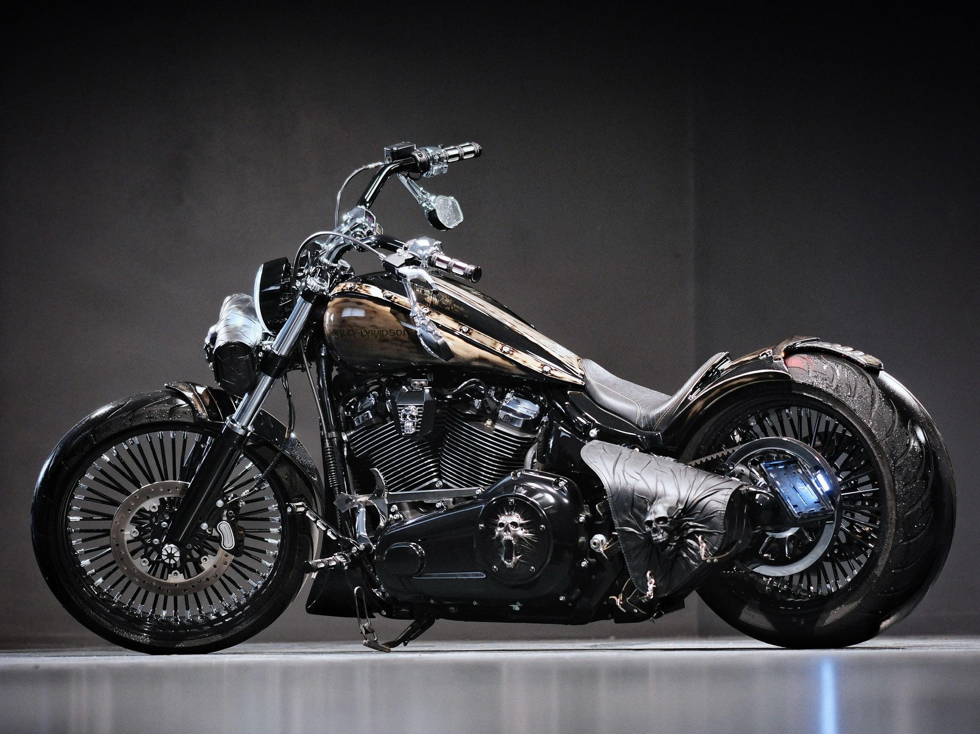 HARLEY-DAVIDSON FXBRS Breakout 114 ABS-showroom-element-2
