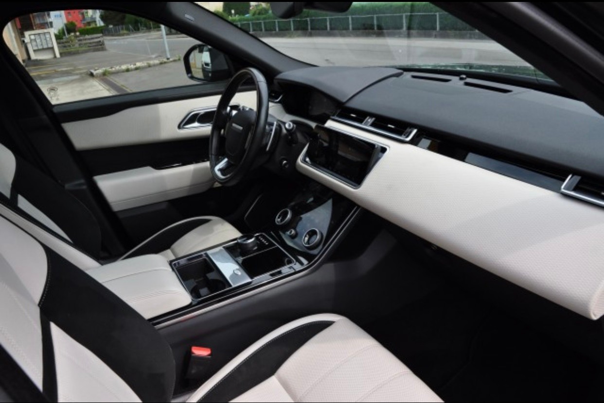 LAND ROVER 3.0 D 300 R-Dynamic SE-image-1