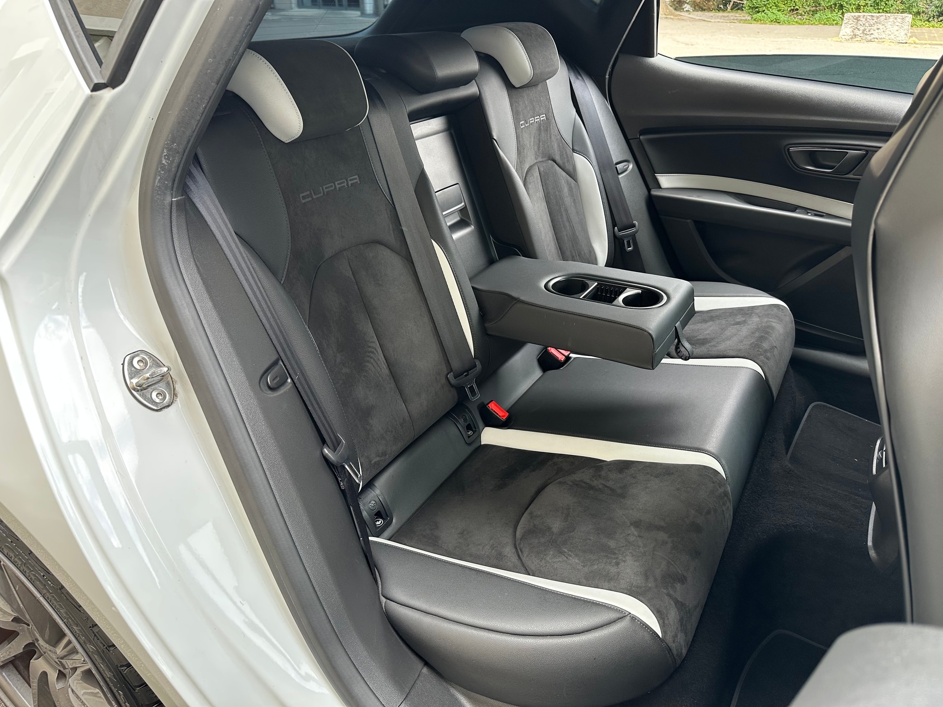 SEAT Leon 2.0 TSI Cupra 290 DSG-image-16
