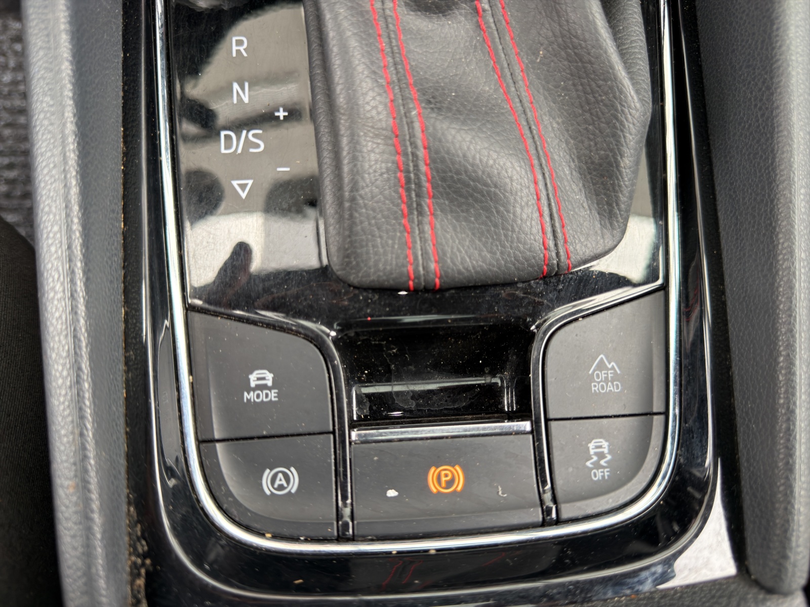 SKODA Kodiaq 2.0 Bi-TDI SCR RS 4x4 DSG-image-22