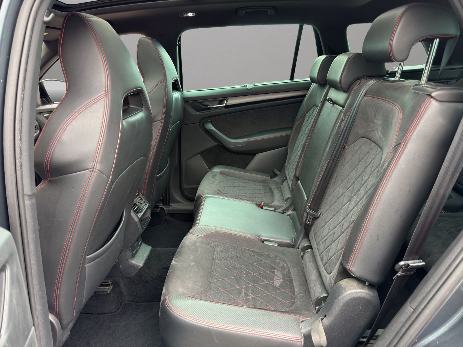 SKODA Kodiaq 2.0 Bi-TDI SCR RS 4x4 DSG-image-12