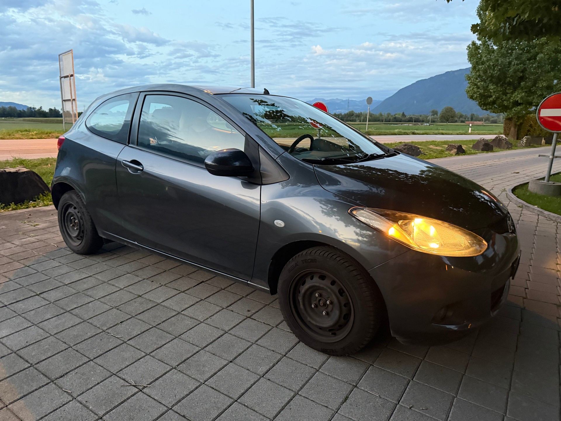 MAZDA 2 1.3i 16V Exclusive-image-0