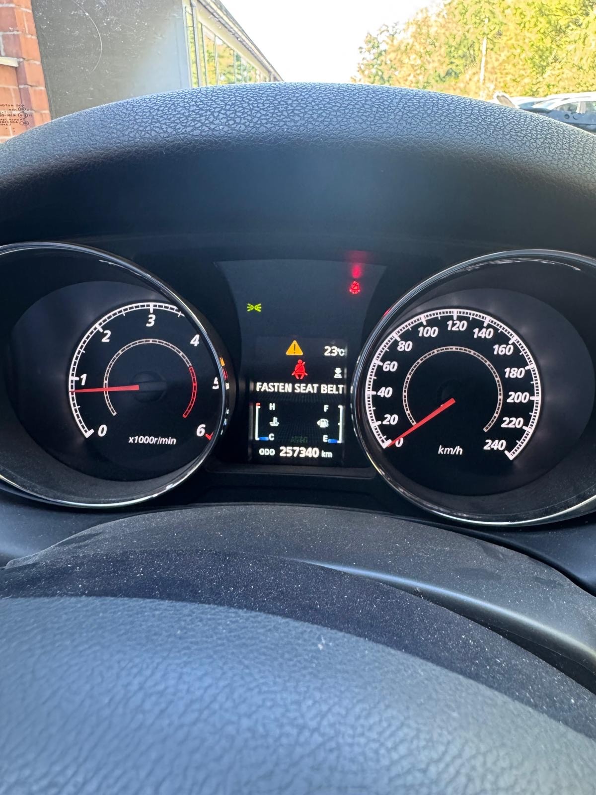 PEUGEOT 4008 1.6 HDi Allure 4WD-image-10
