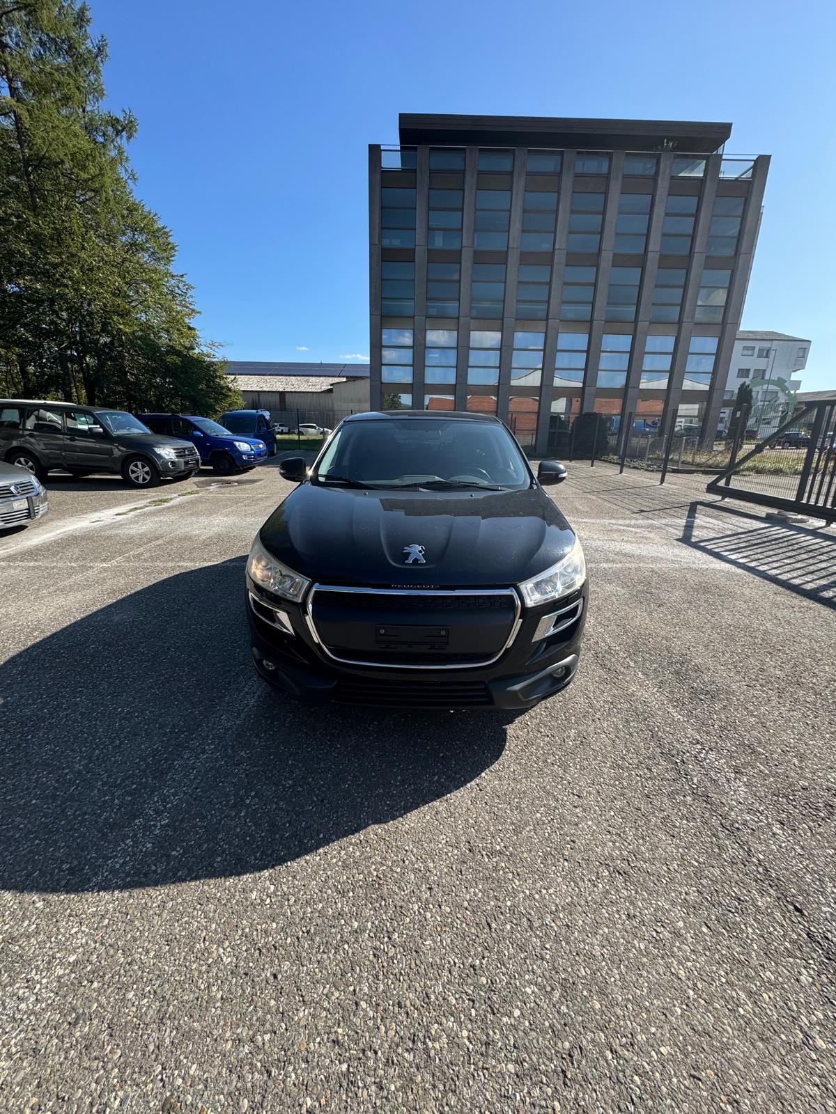 PEUGEOT 4008 1.6 HDi Allure 4WD-image-0