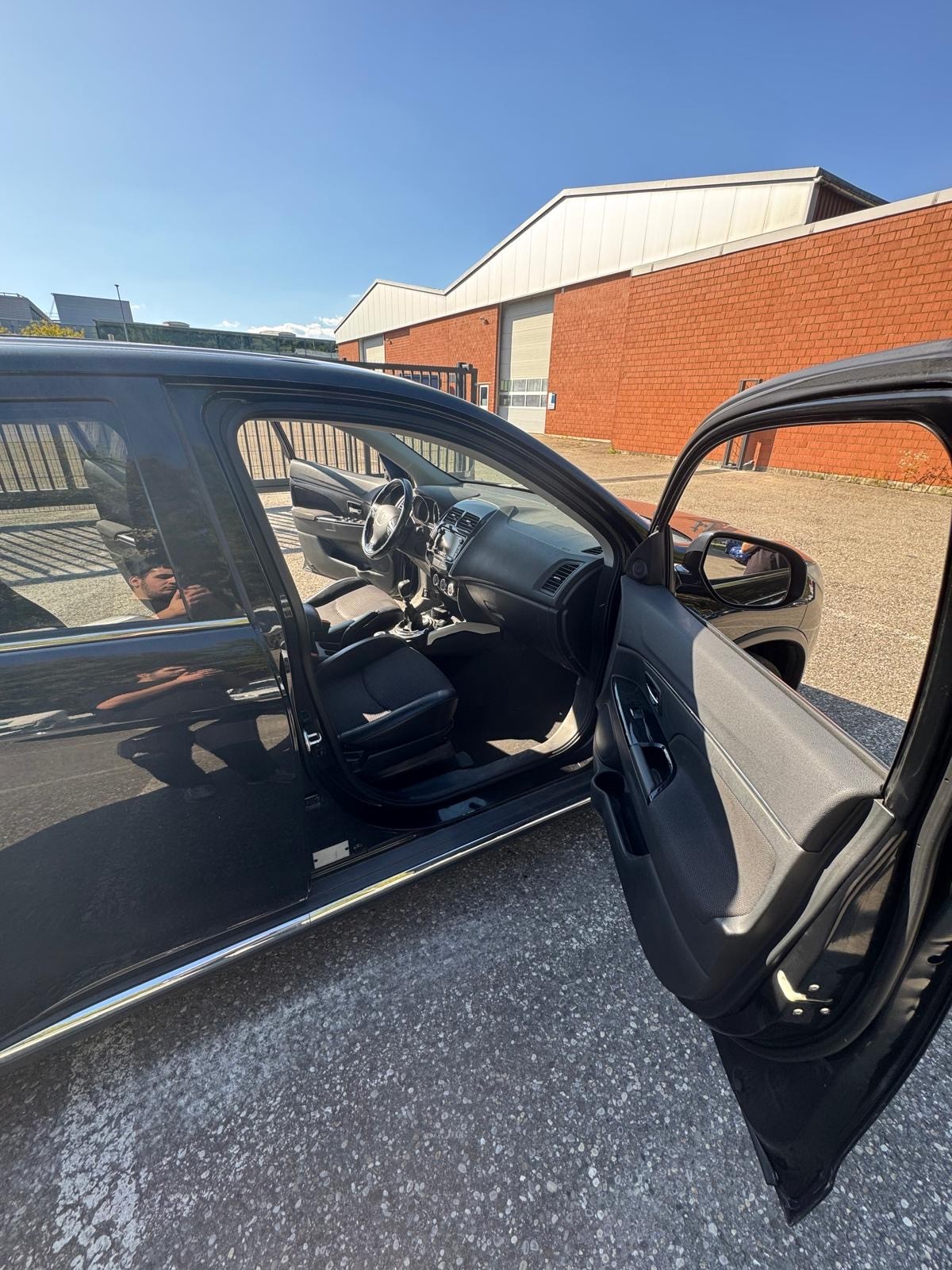 PEUGEOT 4008 1.6 HDi Allure 4WD-image-8