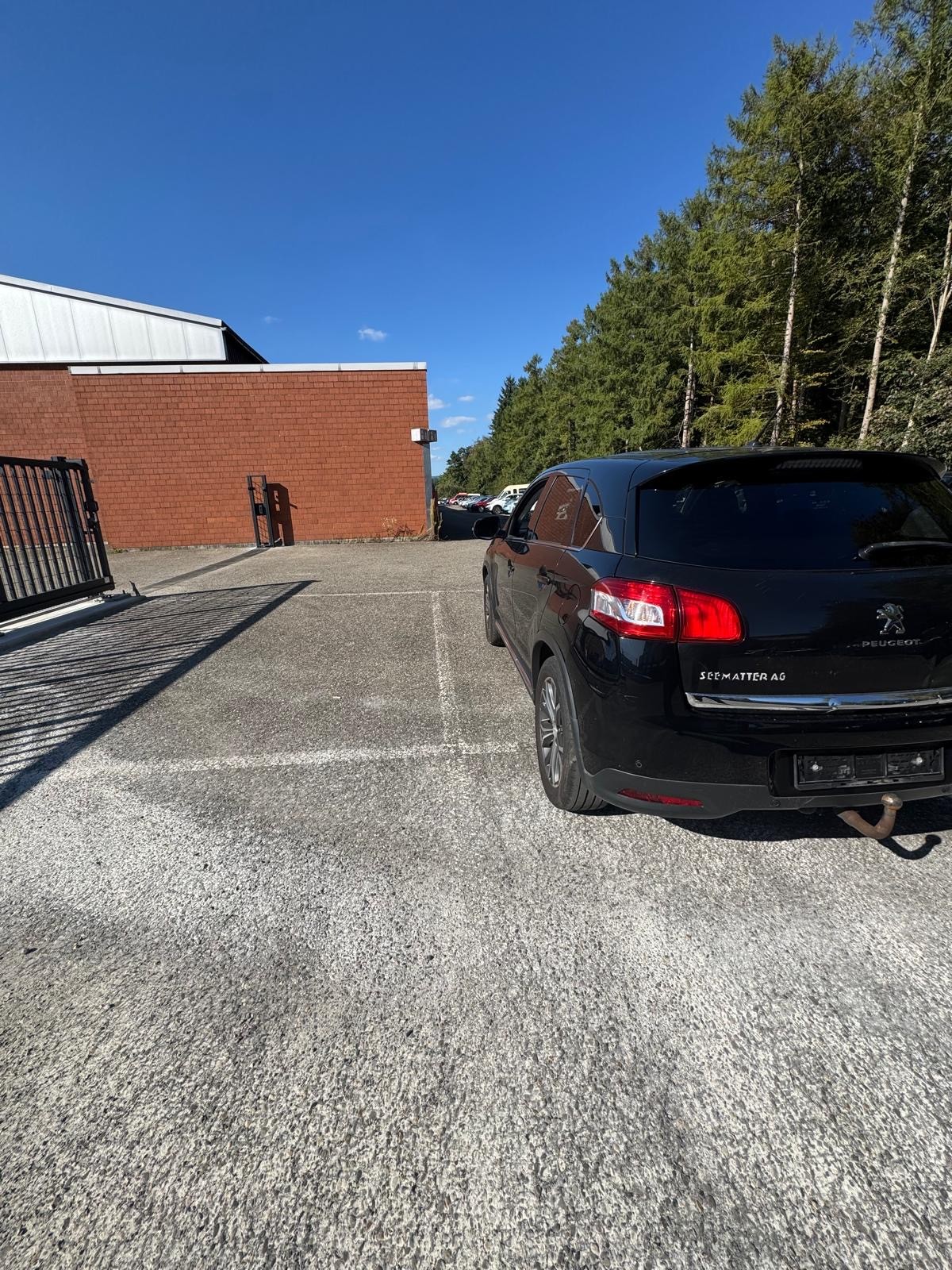 PEUGEOT 4008 1.6 HDi Allure 4WD-image-12