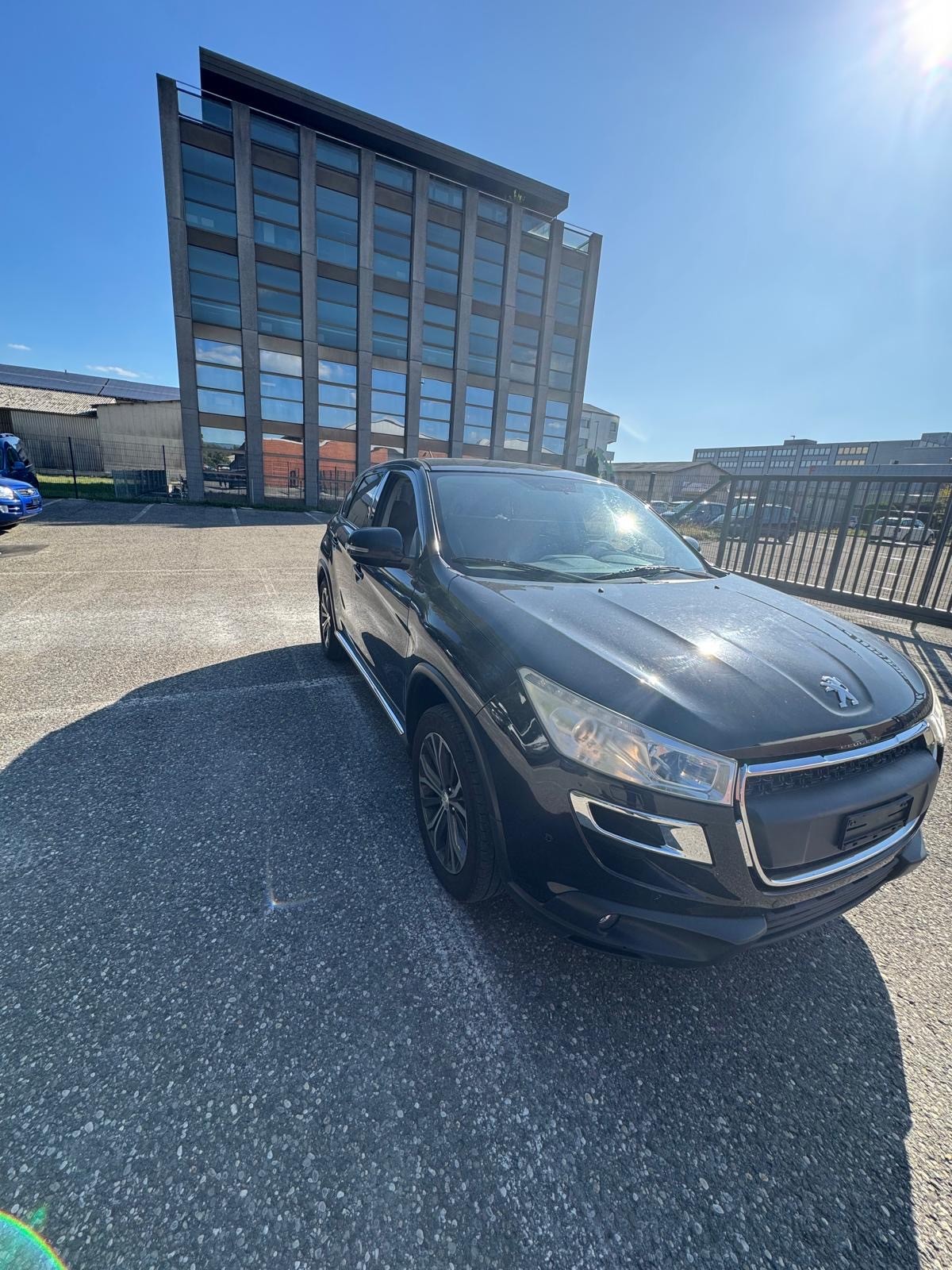 PEUGEOT 4008 1.6 HDi Allure 4WD-image-1