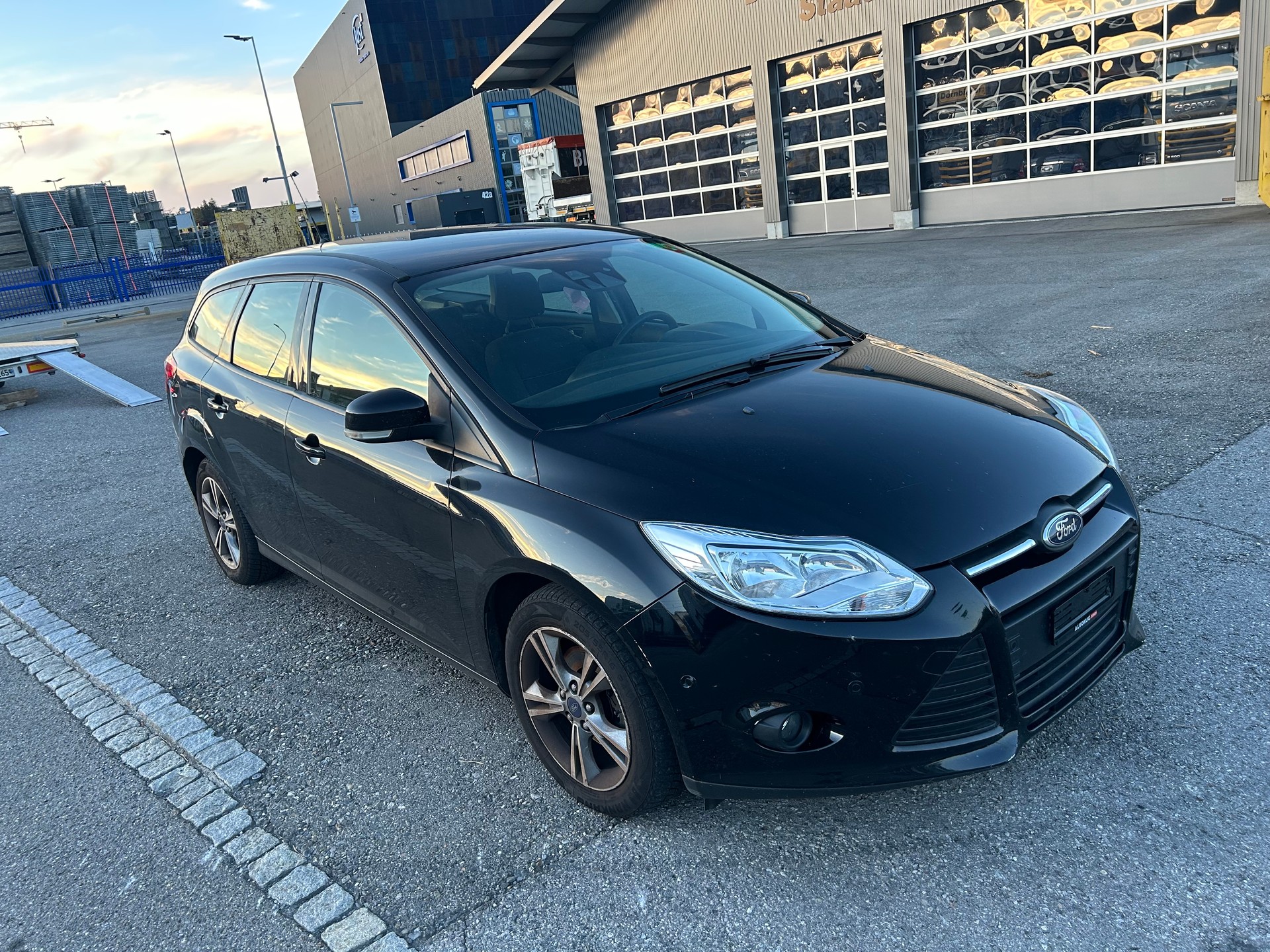 FORD Focus 1.0 SCTi Trend-image-1