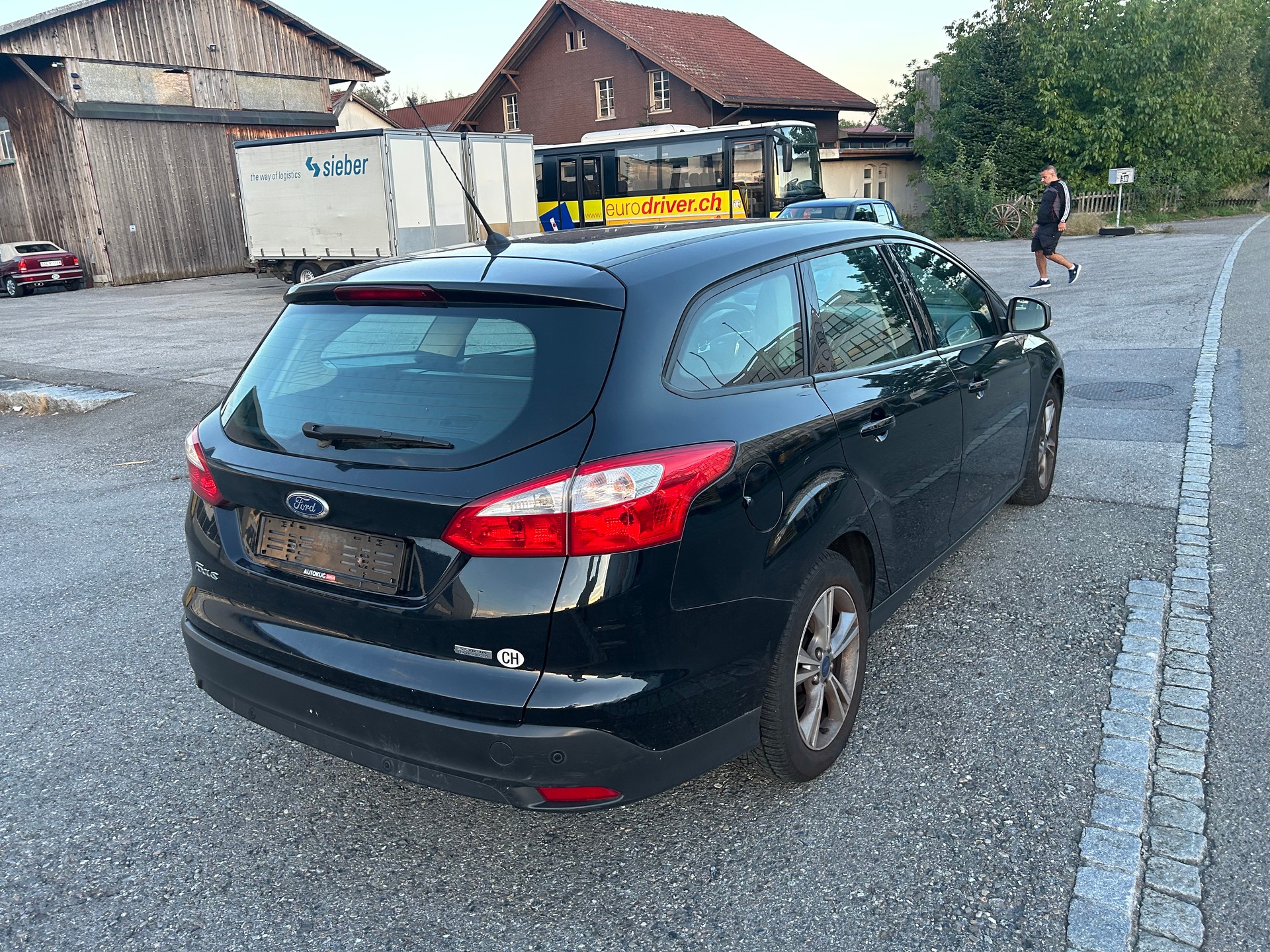 FORD Focus 1.0 SCTi Trend-image-2