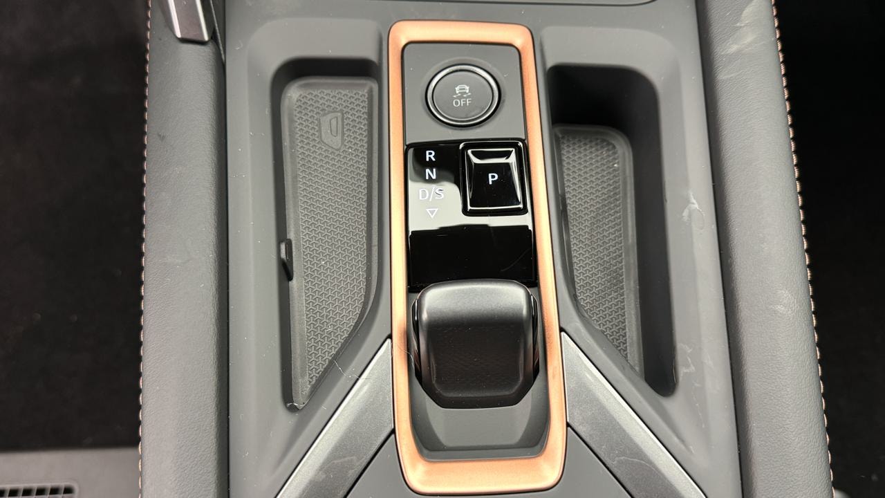 CUPRA LEON ST 1.5 e-HYBRID pHEV VZ Black Edition-image-10