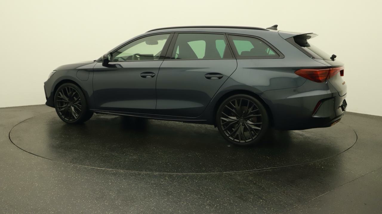 CUPRA LEON ST 1.5 e-HYBRID pHEV VZ Black Edition-image-2