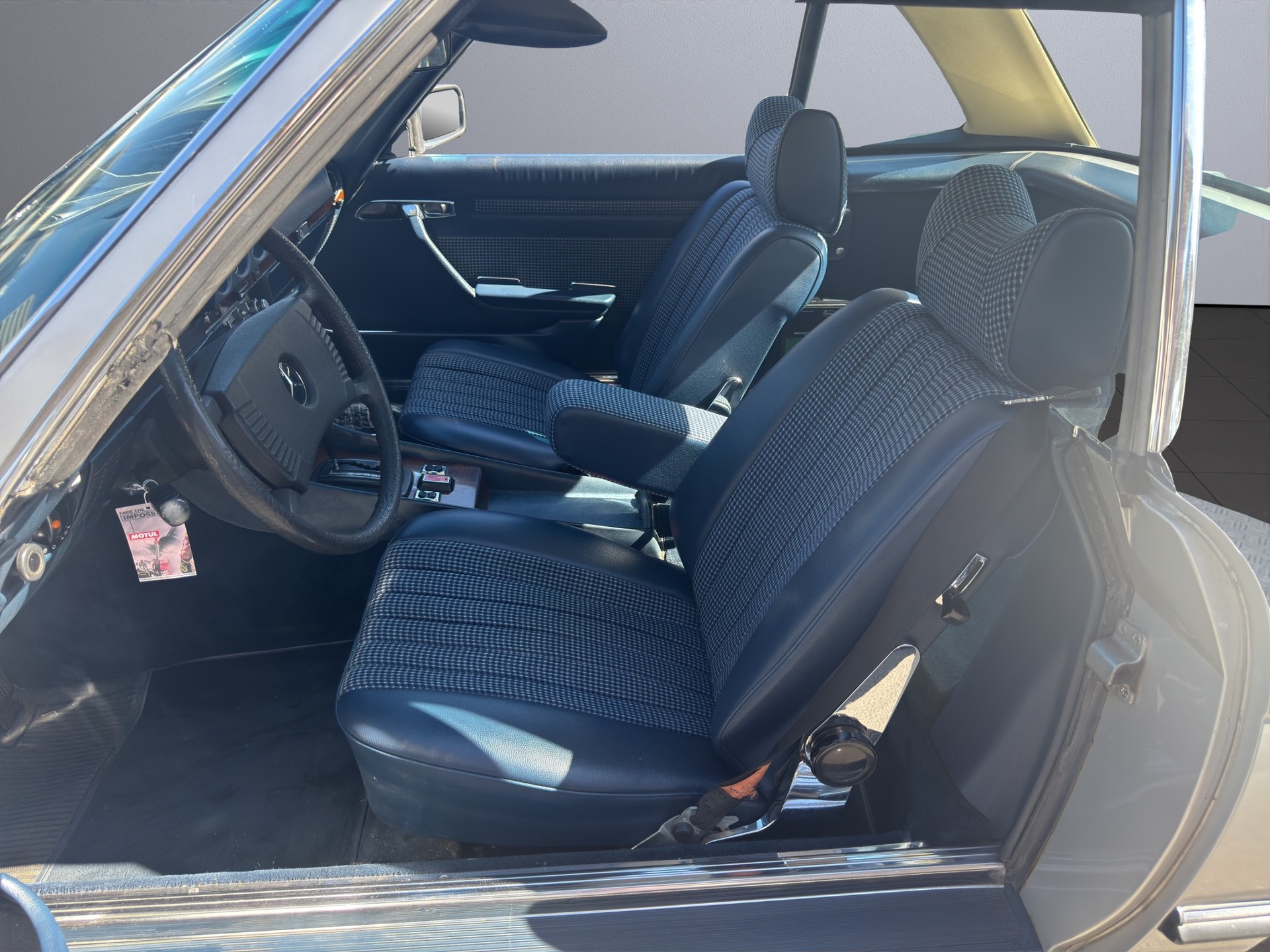 MERCEDES-BENZ 280 SL R 107-image-8