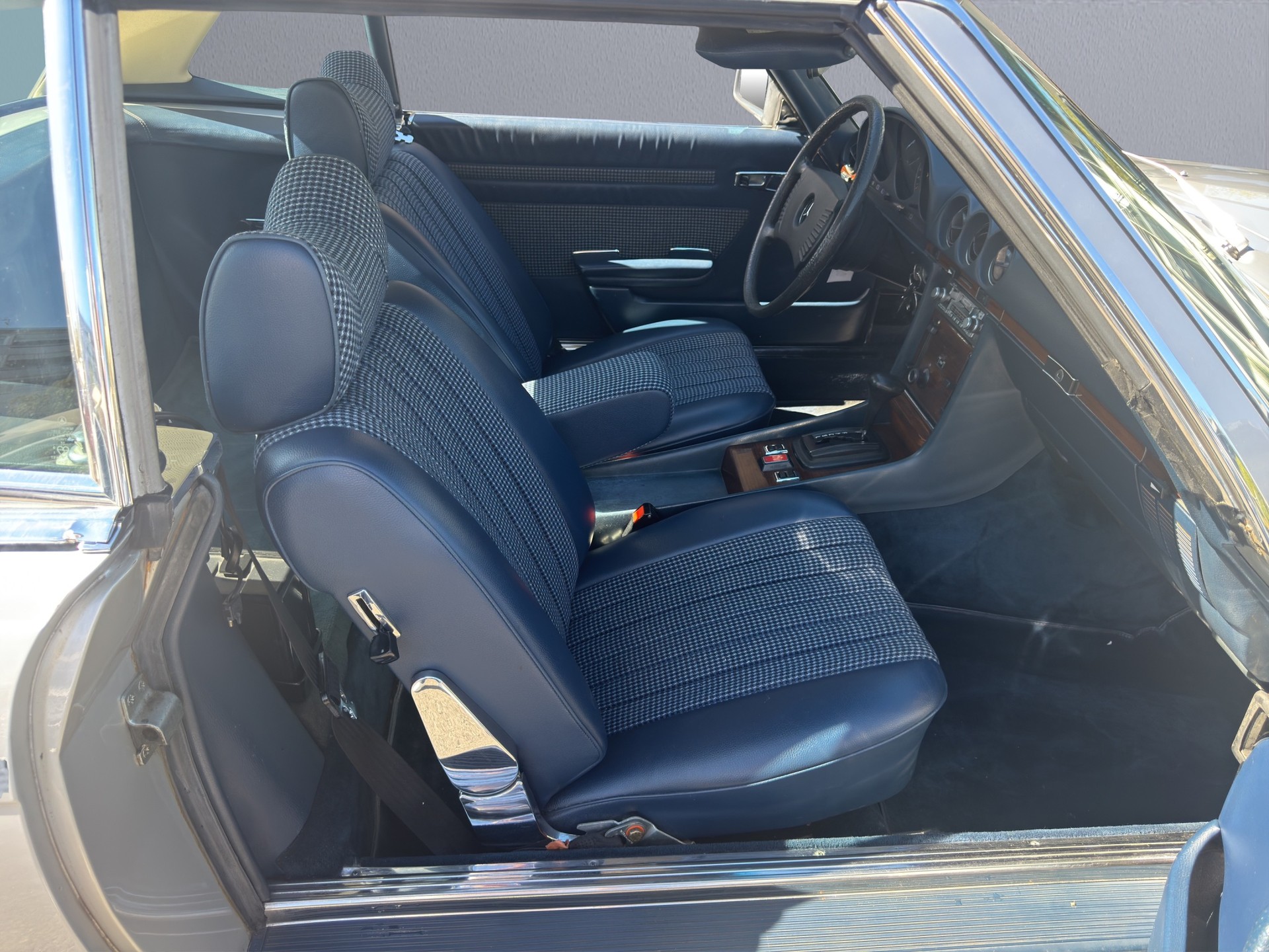 MERCEDES-BENZ 280 SL R 107-image-12