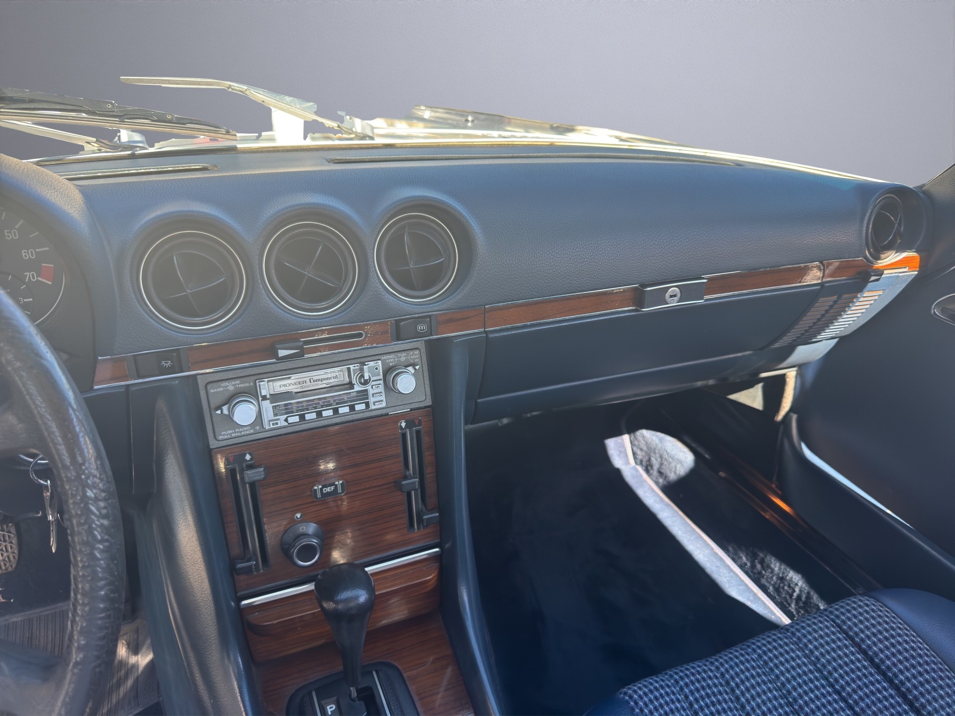 MERCEDES-BENZ 280 SL R 107-image-10