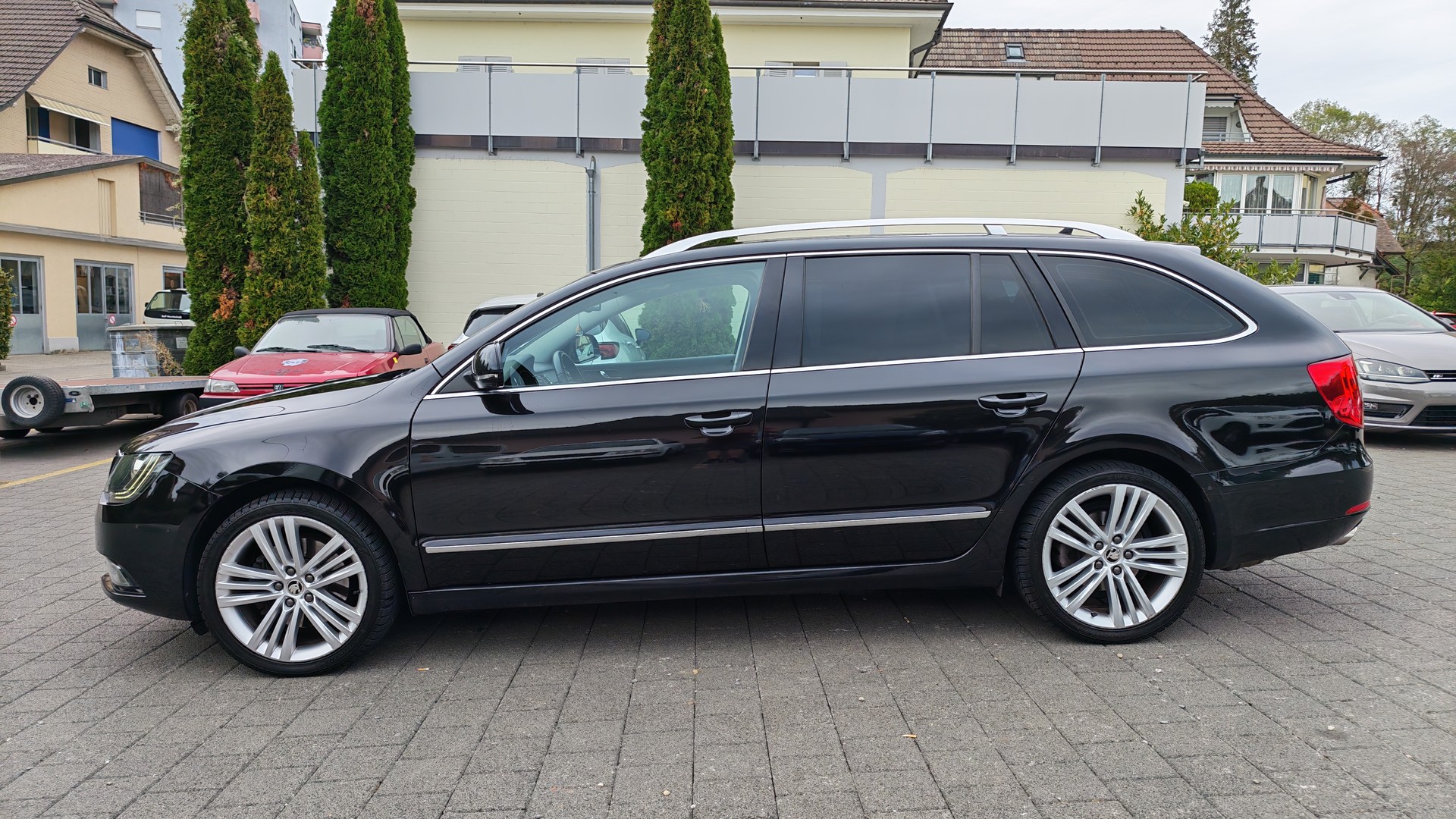 SKODA Superb Combi 2.0 TDi Business 4x4 DSG-image-4