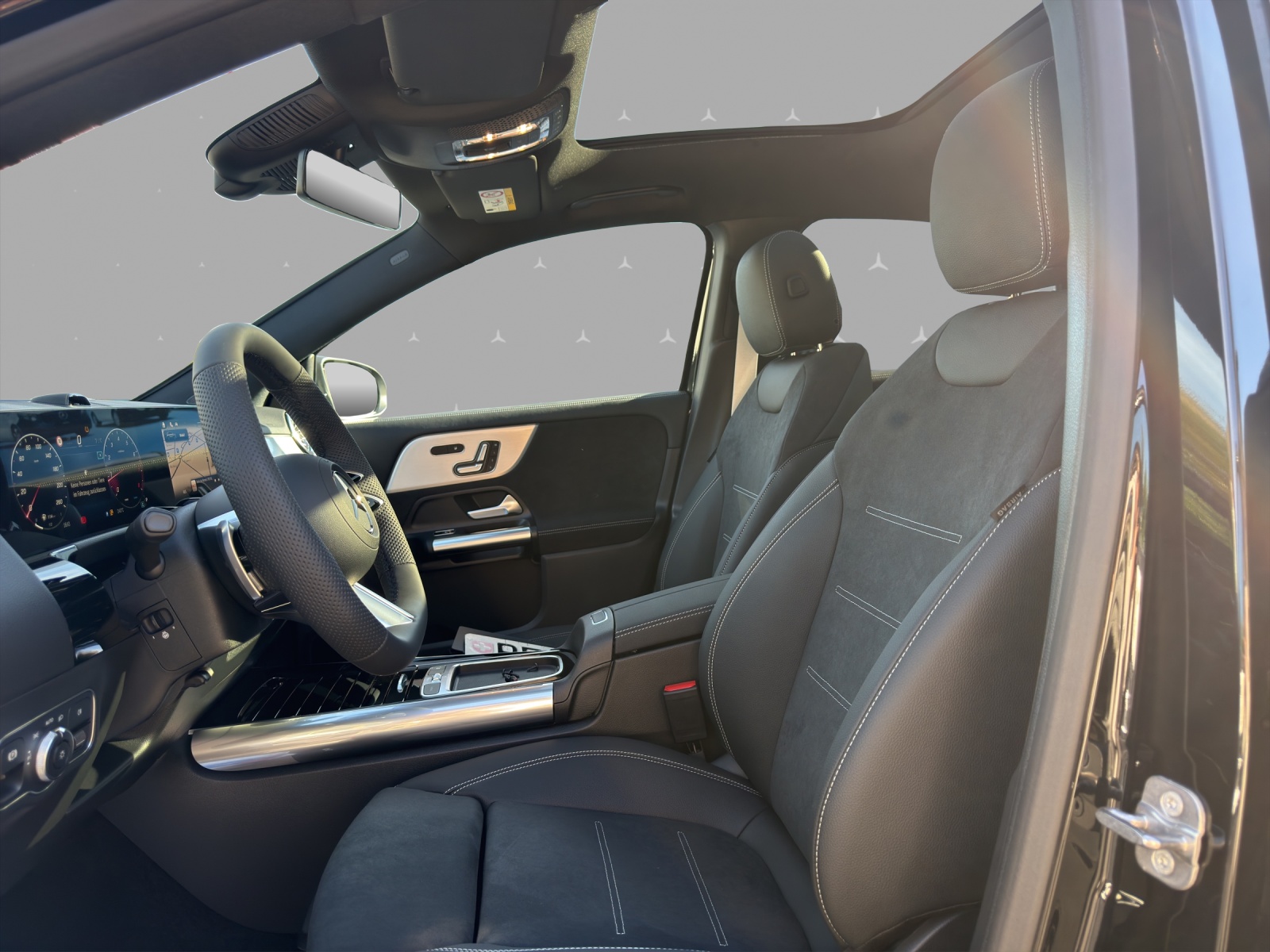 MERCEDES-BENZ GLA 200 Night Star 7G-DCT-image-7