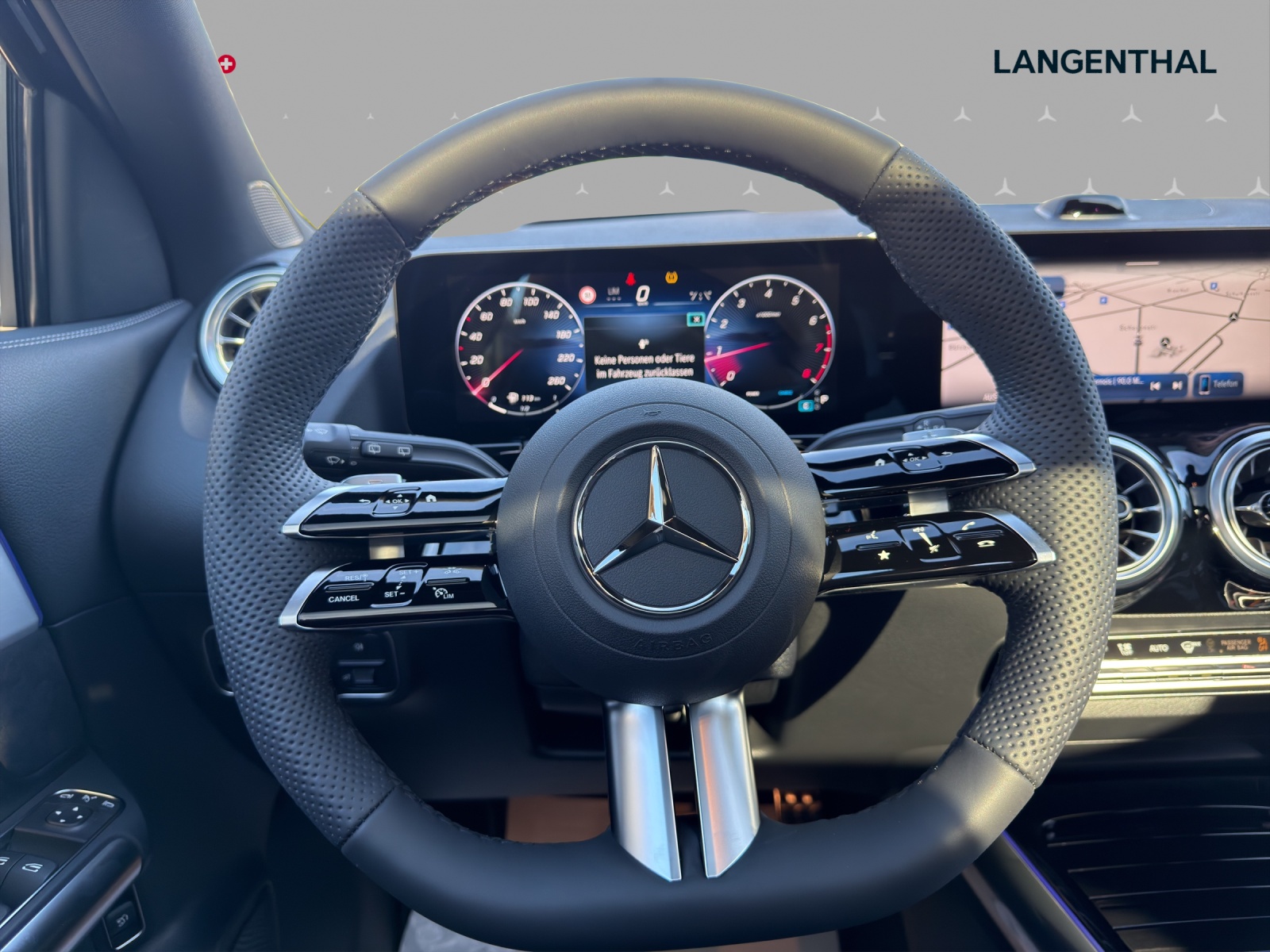 MERCEDES-BENZ GLA 200 Night Star 7G-DCT-image-9
