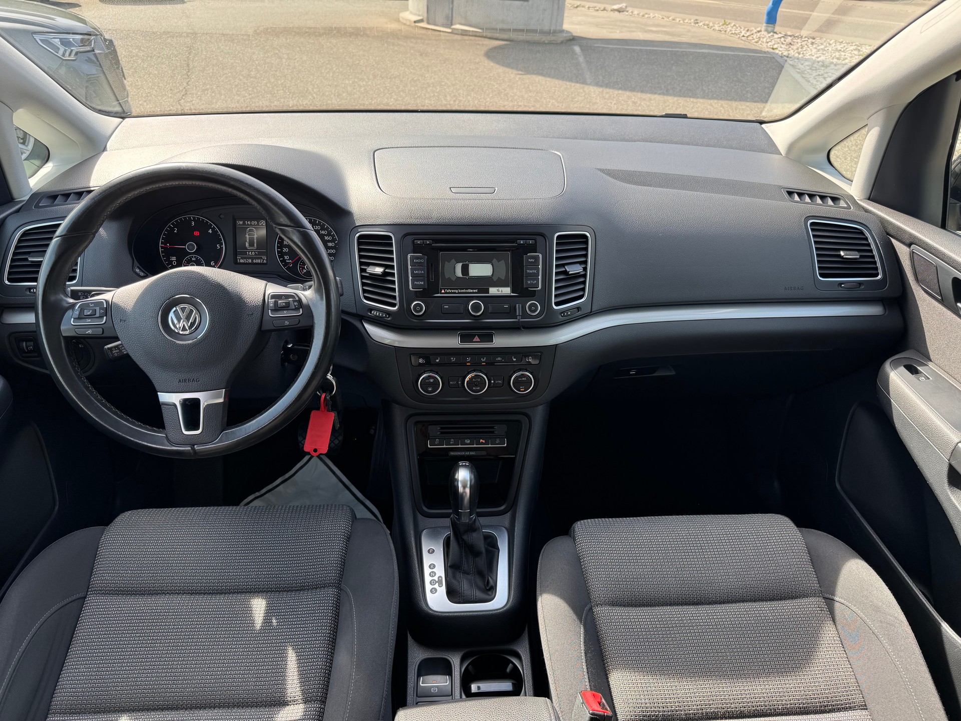 VW Sharan 2.0 TDI BlueMotion Technology Highline DSG-image-15