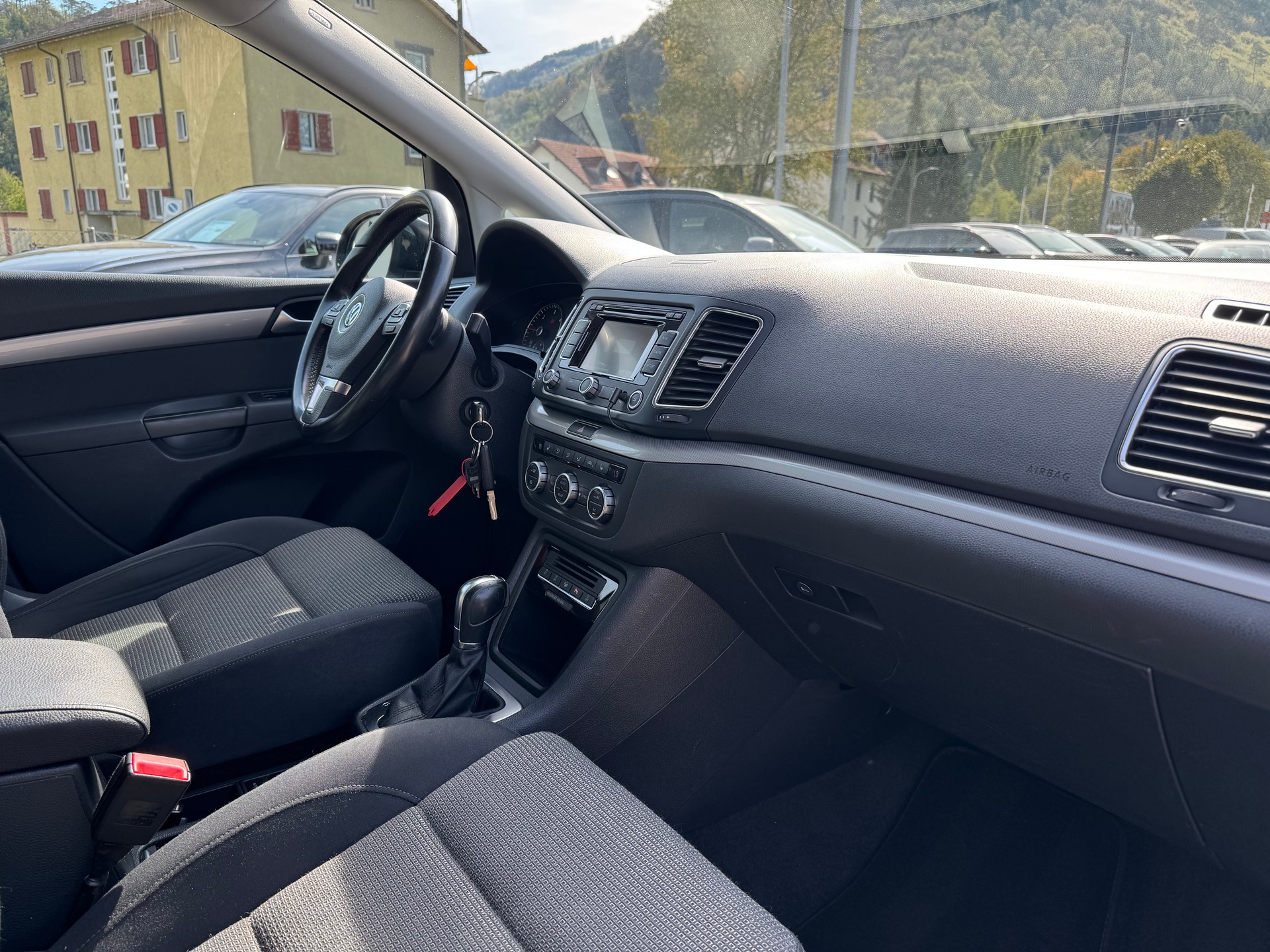 VW Sharan 2.0 TDI BlueMotion Technology Highline DSG-image-13