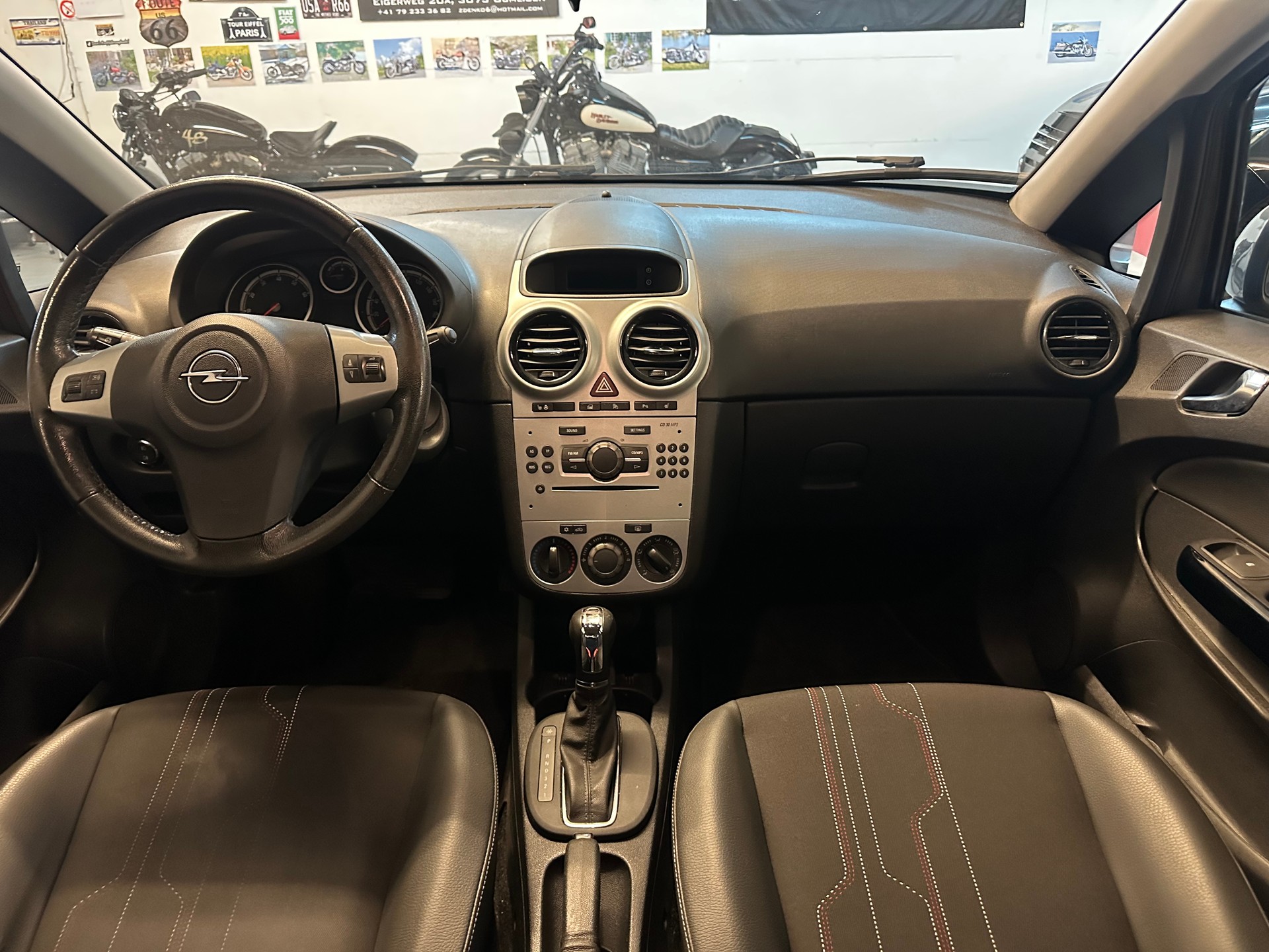 OPEL Corsa 1.4 TP Anniversary Edition Automatic-image-6