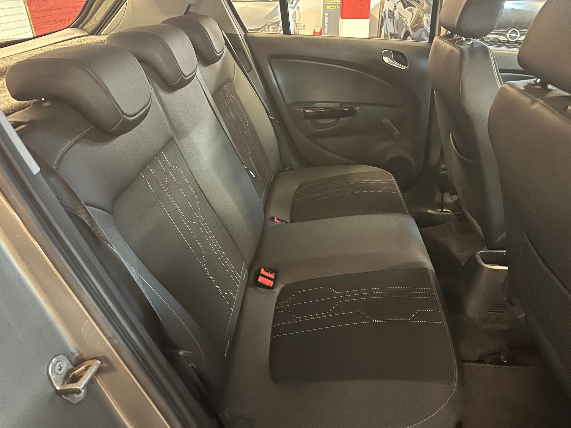 OPEL Corsa 1.4 TP Anniversary Edition Automatic-image-7