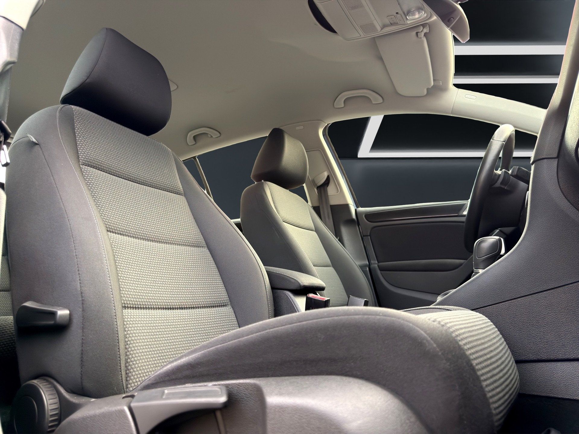 VW Golf 1.2 TSI BlueMotion Technology Comfortline DSG-image-24