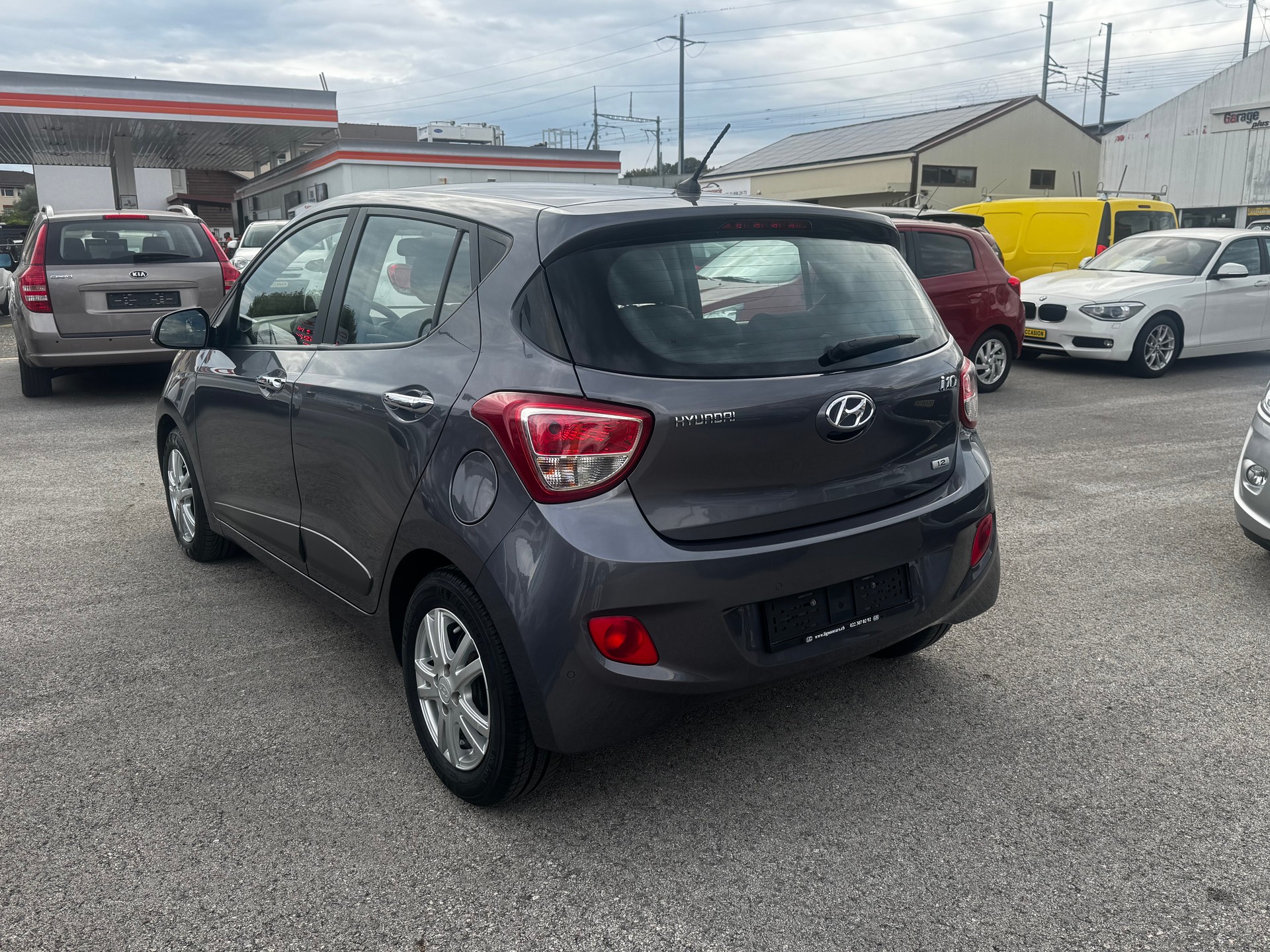 HYUNDAI i10 1.2 Vertex Automatic-image-3