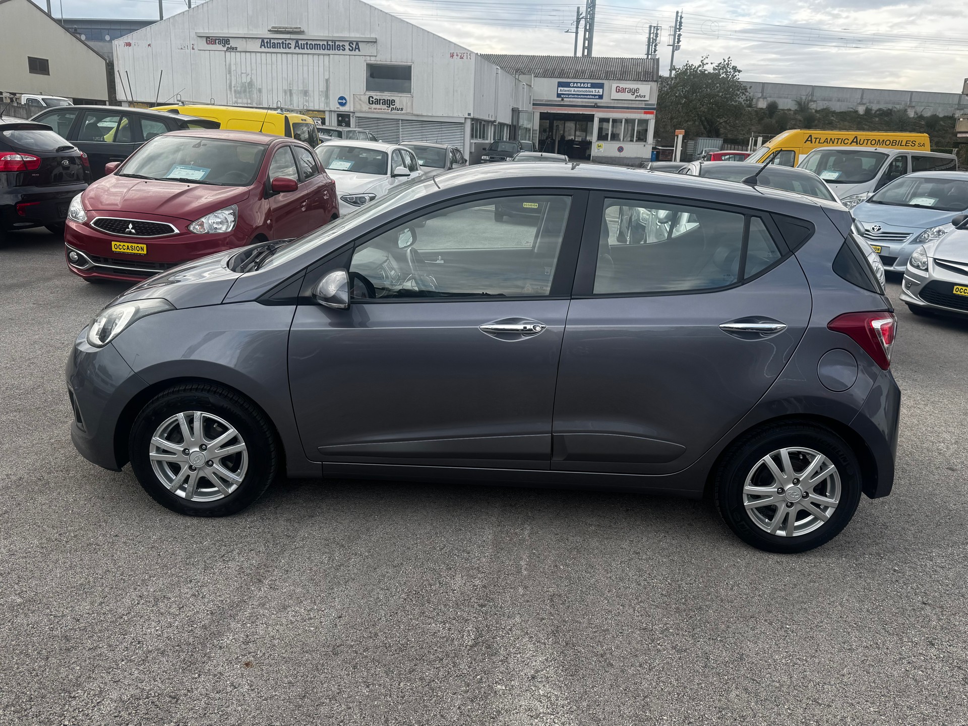 HYUNDAI i10 1.2 Vertex Automatic-image-2