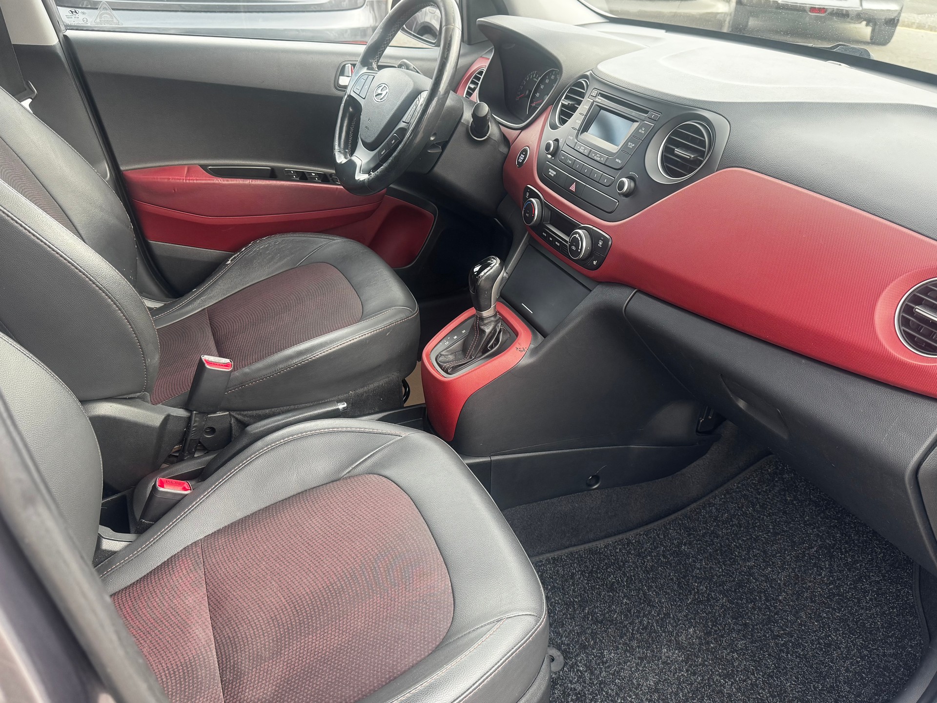 HYUNDAI i10 1.2 Vertex Automatic-image-8